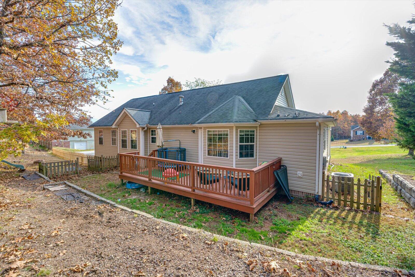 482 Farmway Drive SE