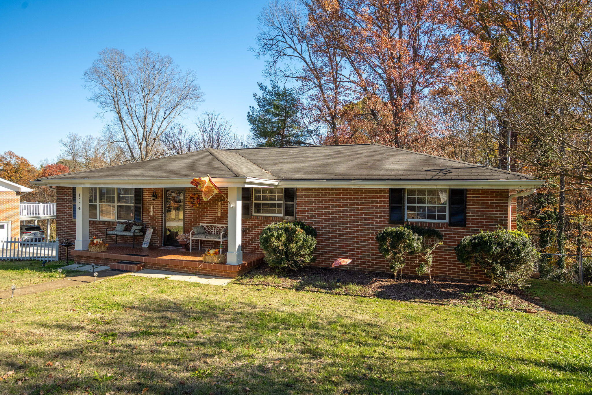 1004 Ravencrest Drive