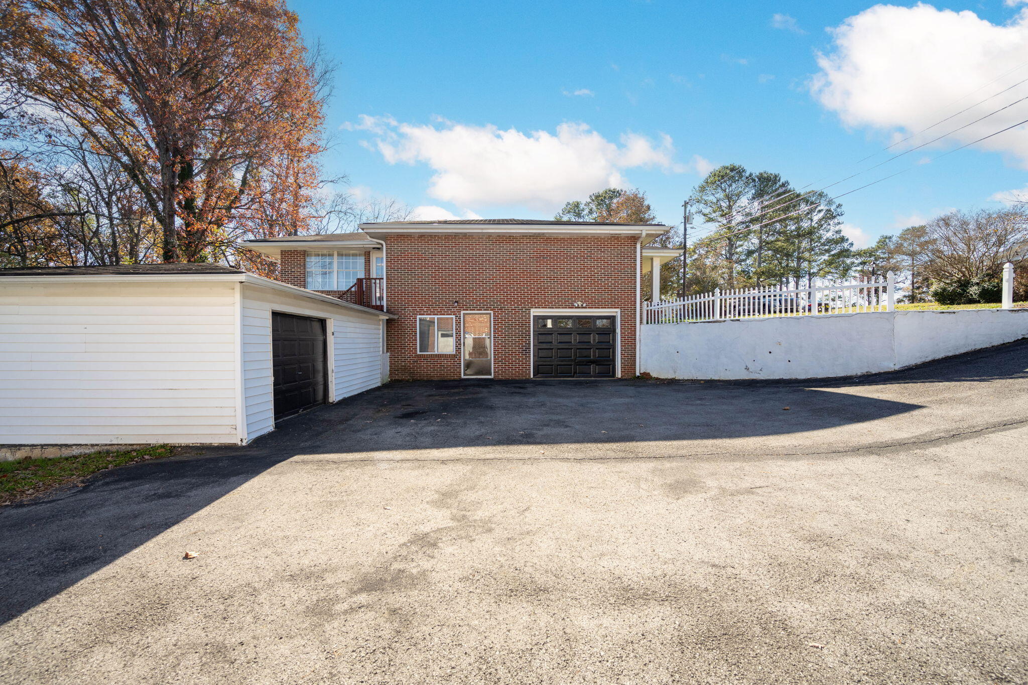 1004 Ravencrest Drive
