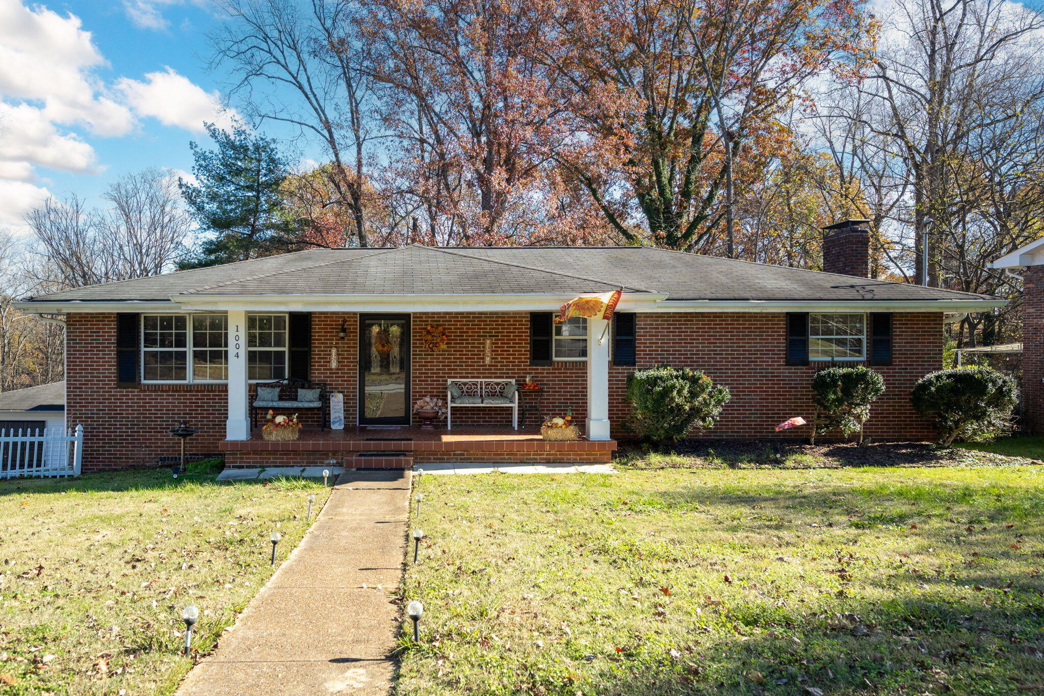 1004 Ravencrest Drive