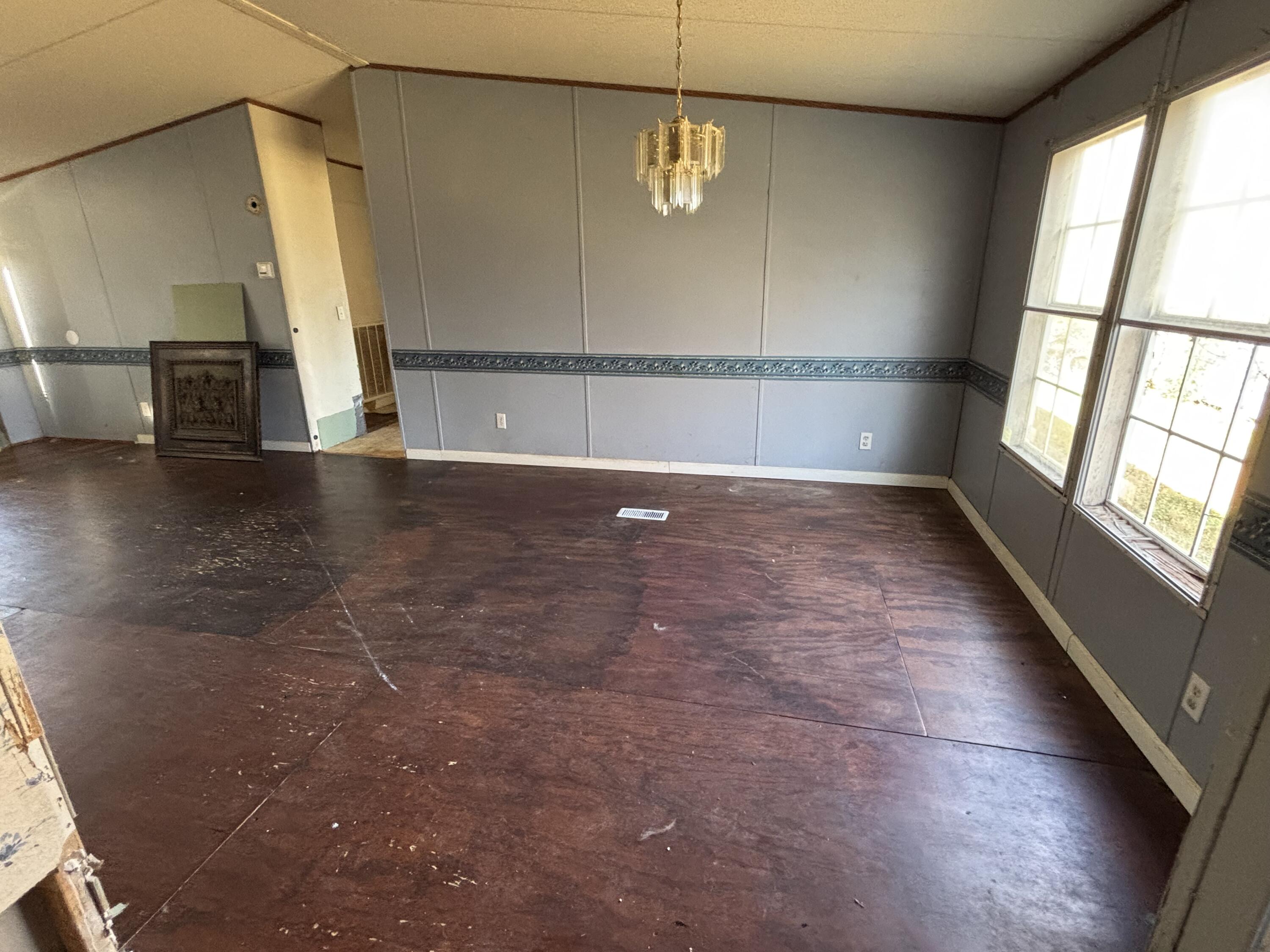 352 Saddle Horse Circle