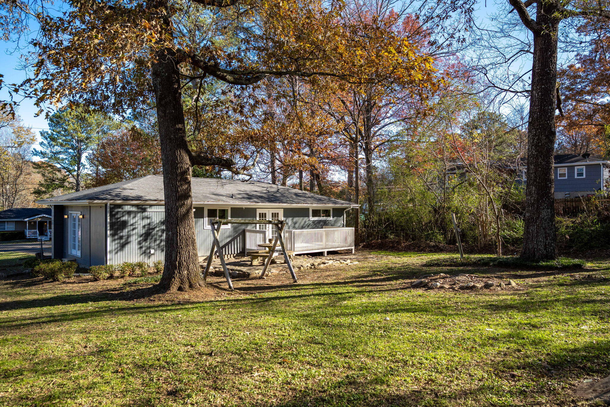 1043 E Circle Drive