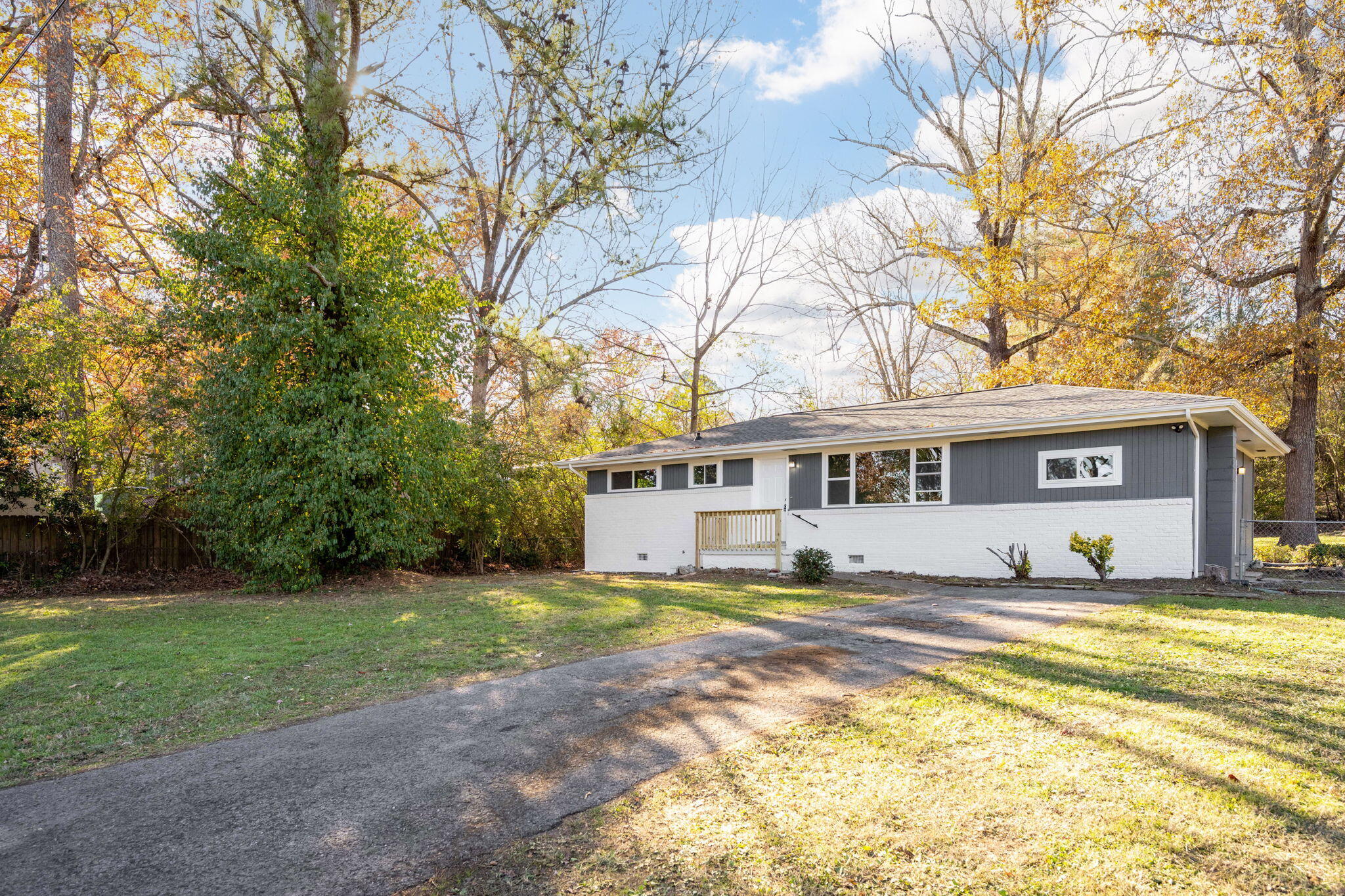 1043 E Circle Drive