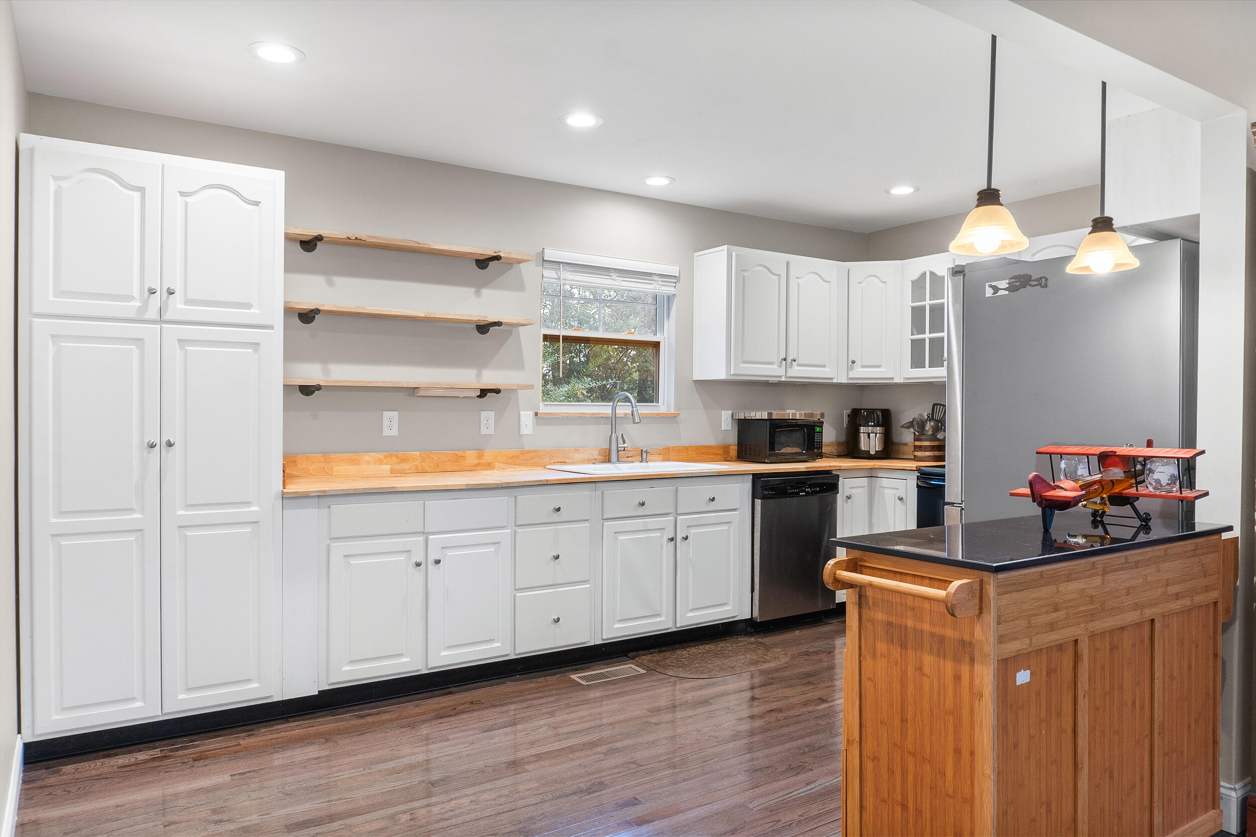 6105 Bermuda Terrace
