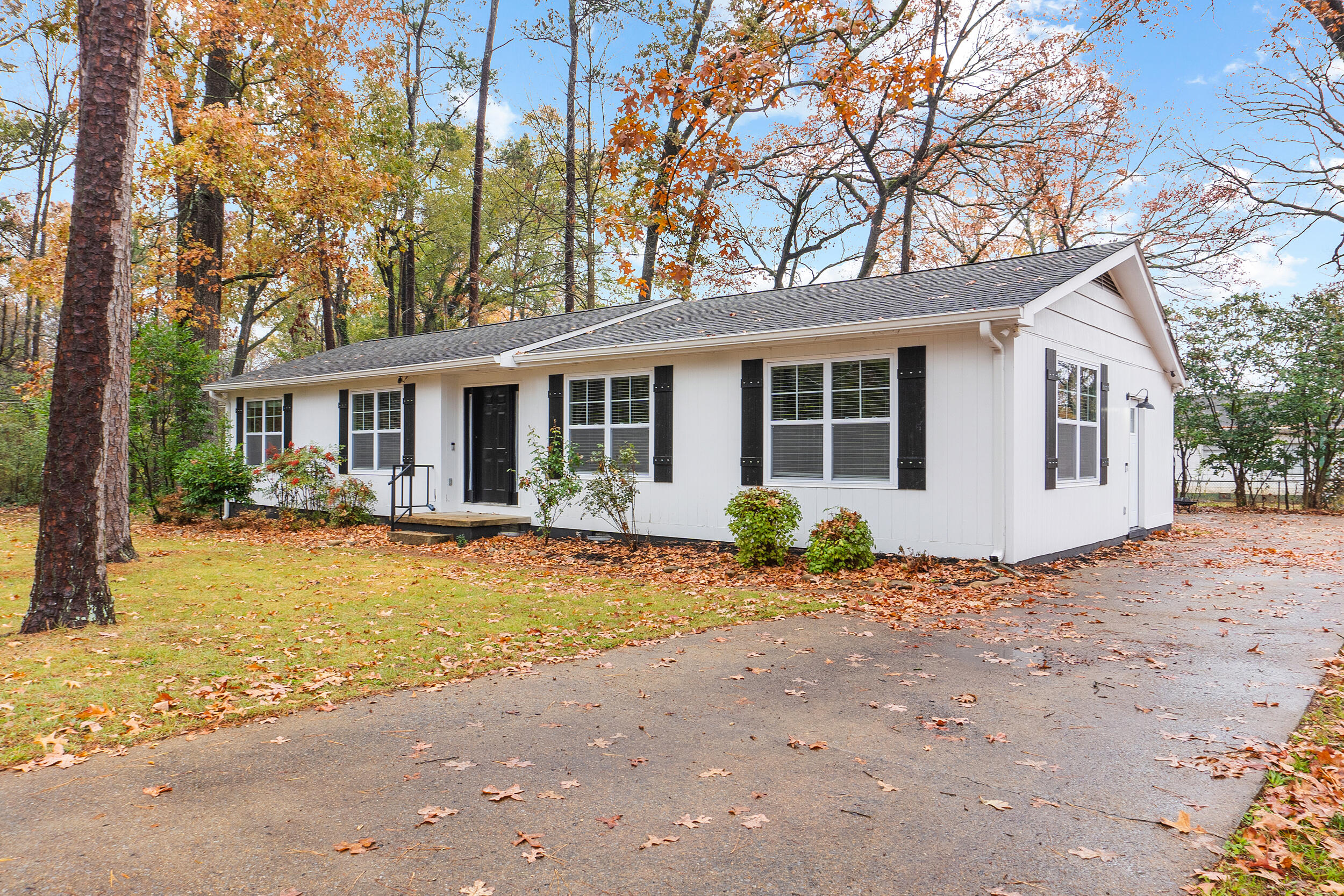 6105 Bermuda Terrace