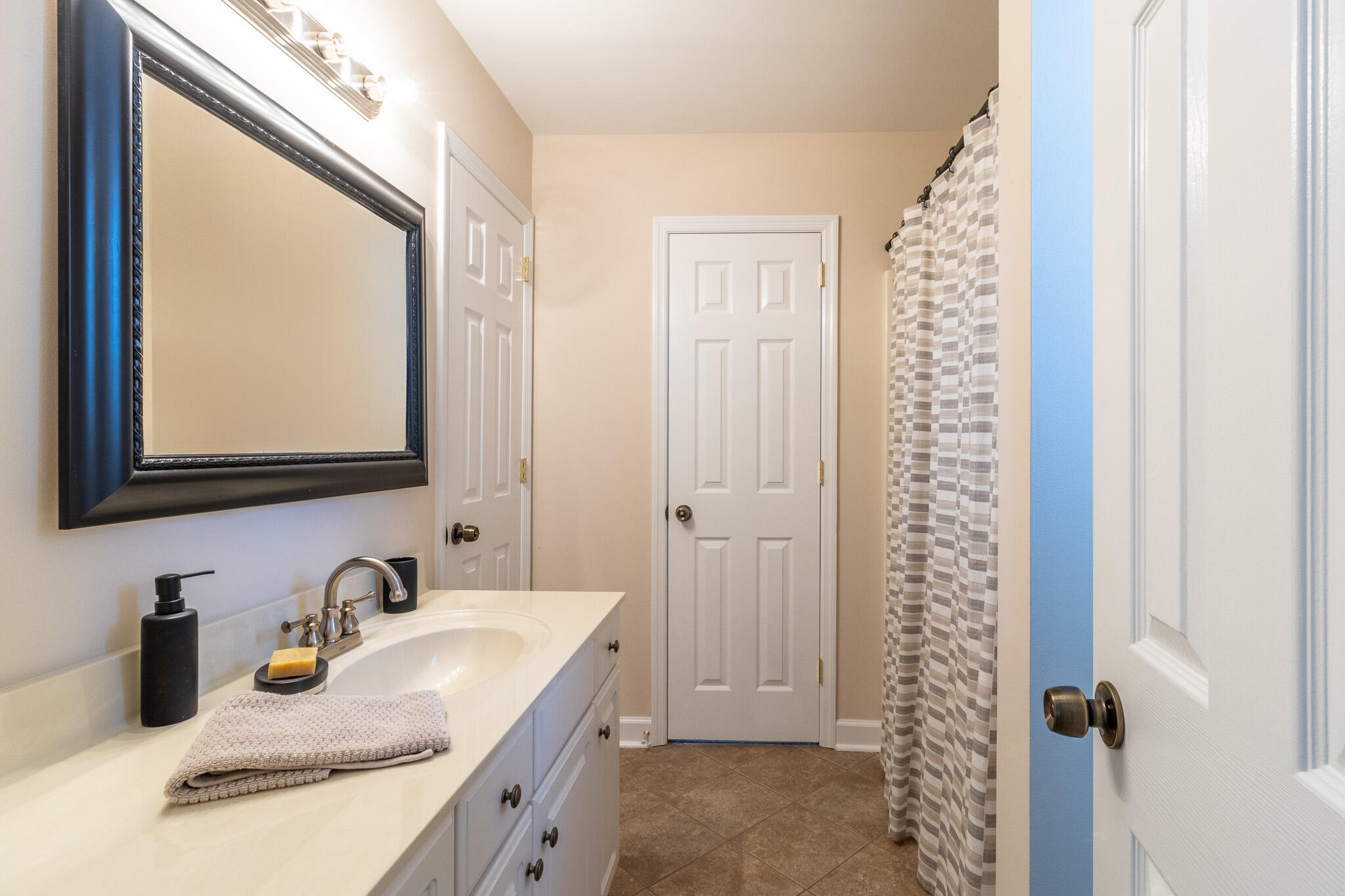 2323 Laurelton Creek Lane