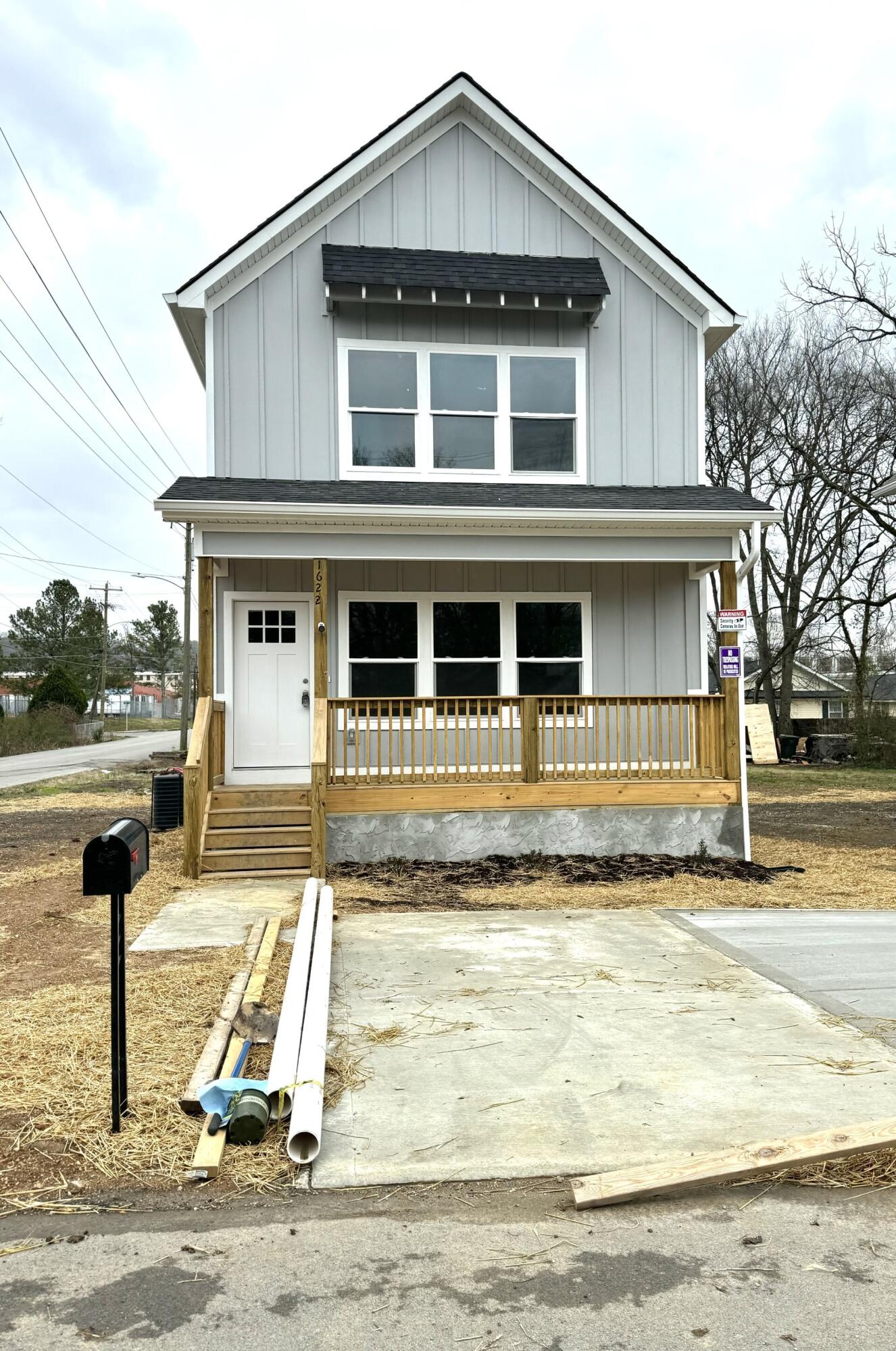 1622 E 49th Street