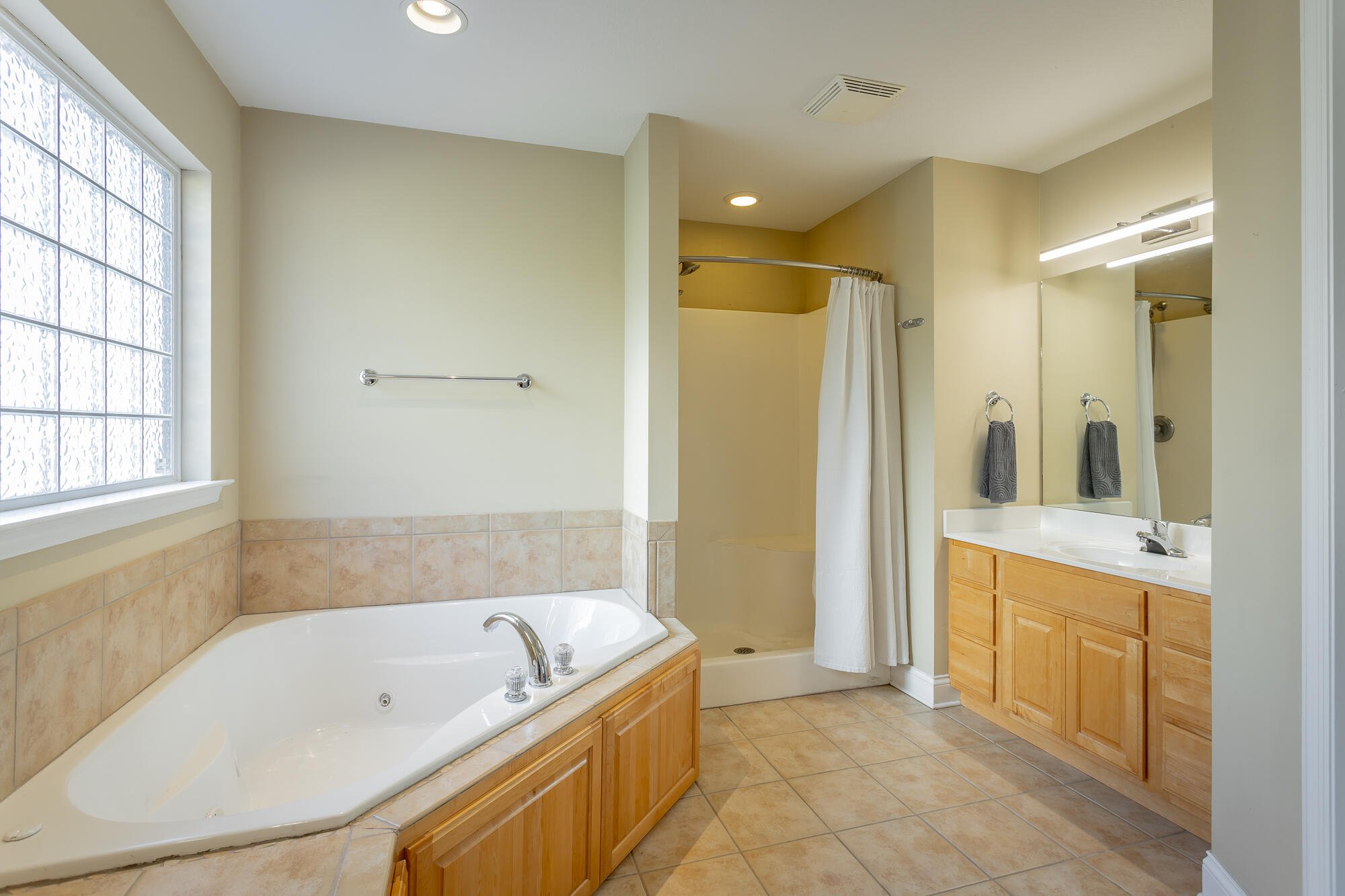 5685 Hyacinth Lane