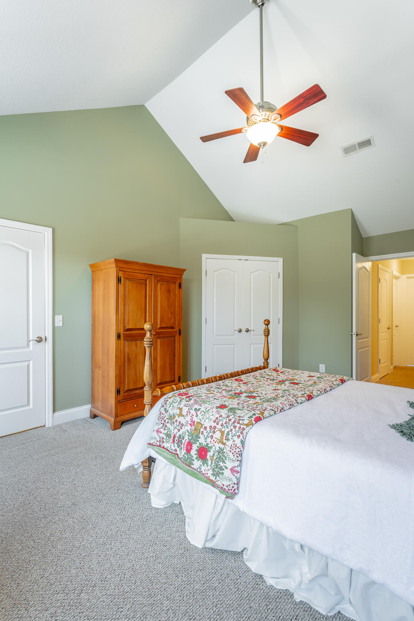 5685 Hyacinth Lane