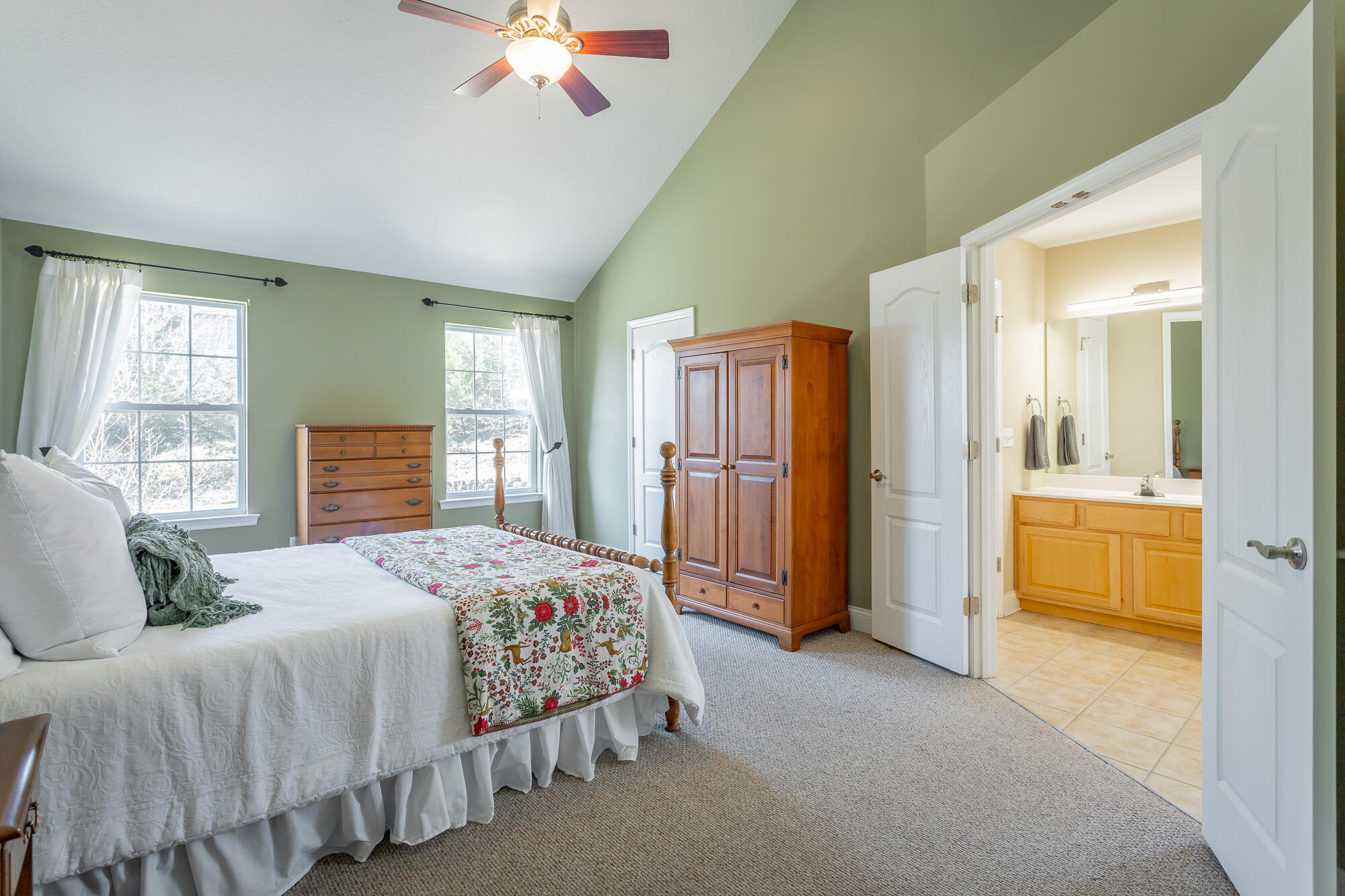 5685 Hyacinth Lane