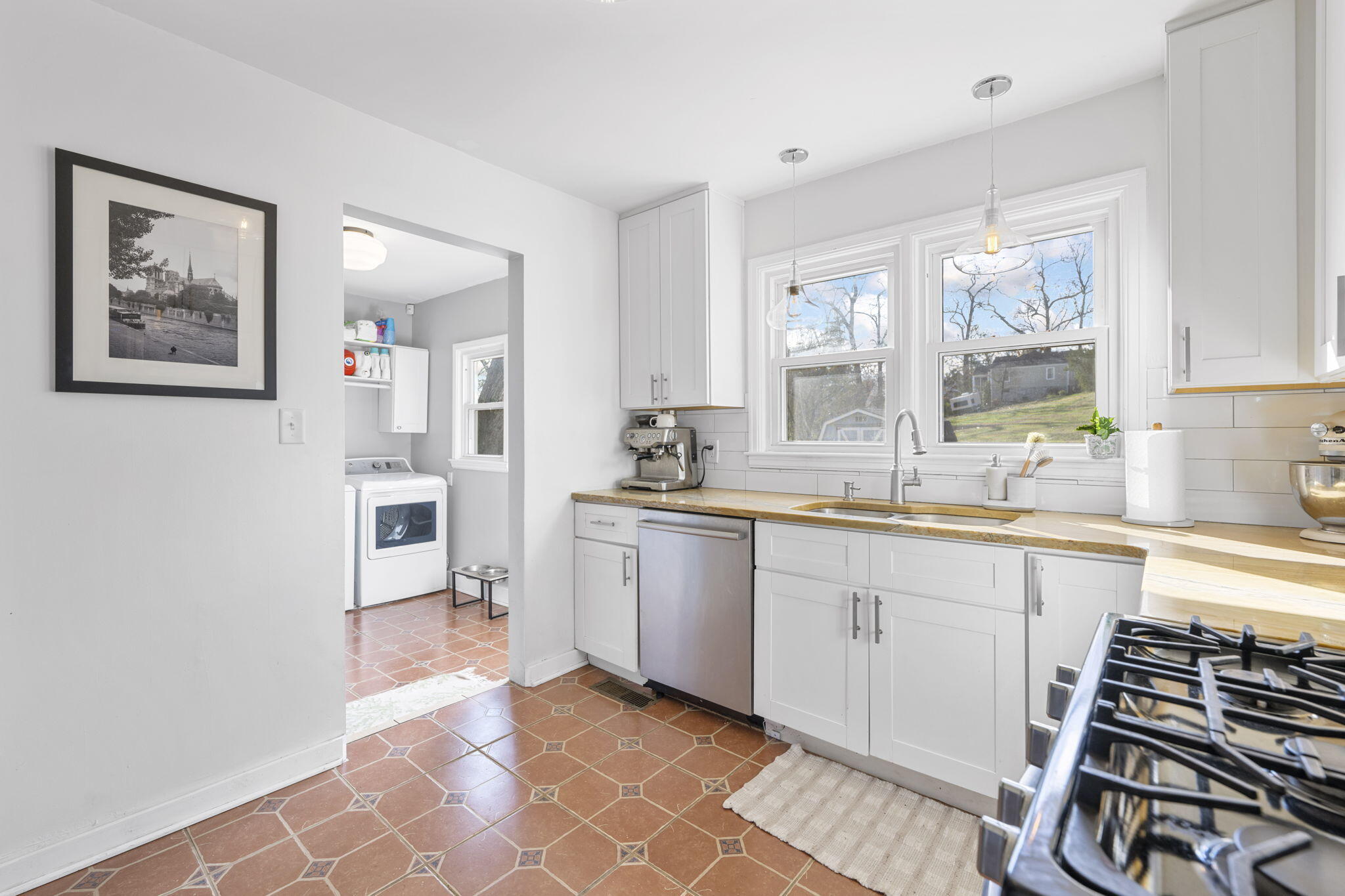 3434 Alta Vista Drive