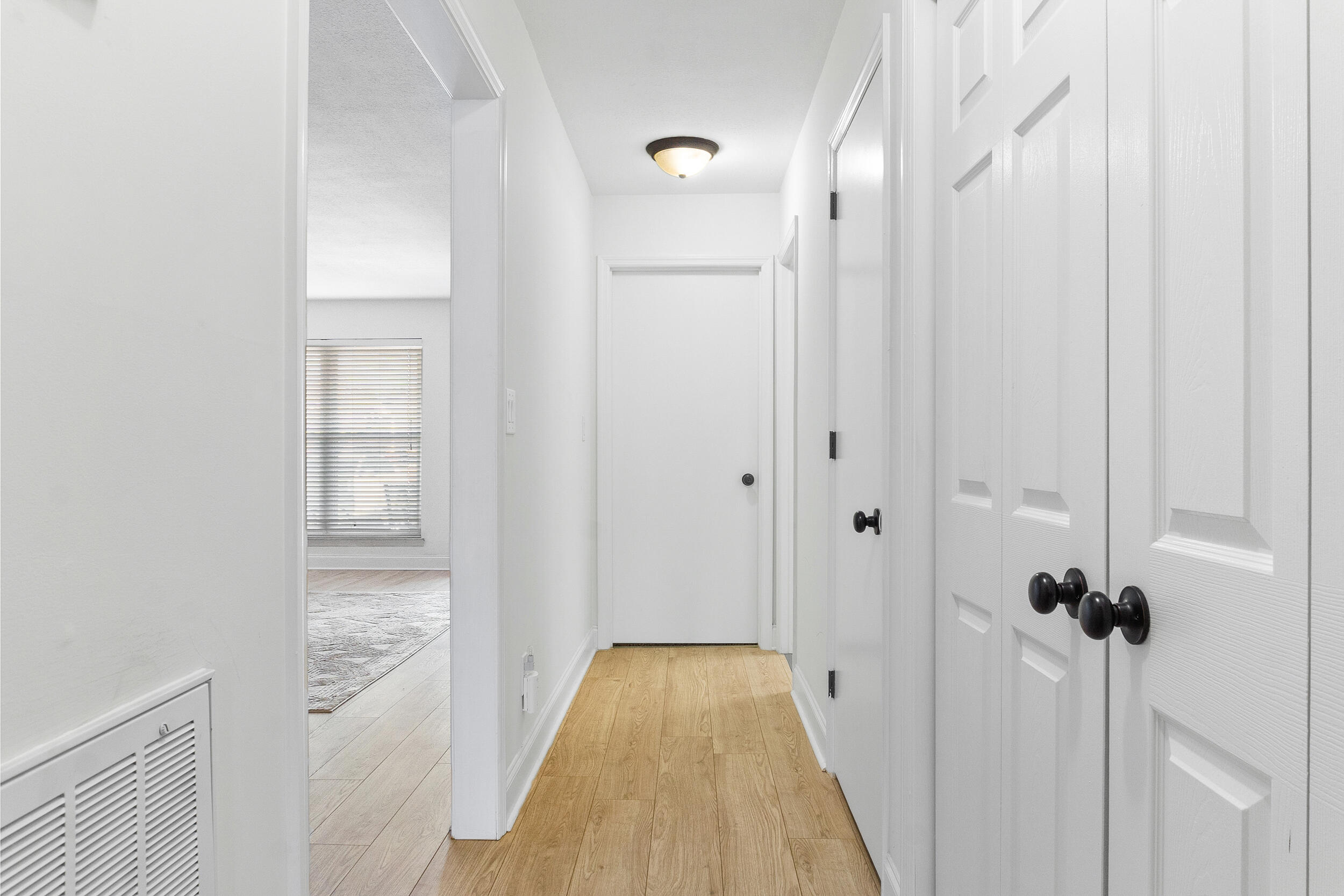 1296 Leaside Lane