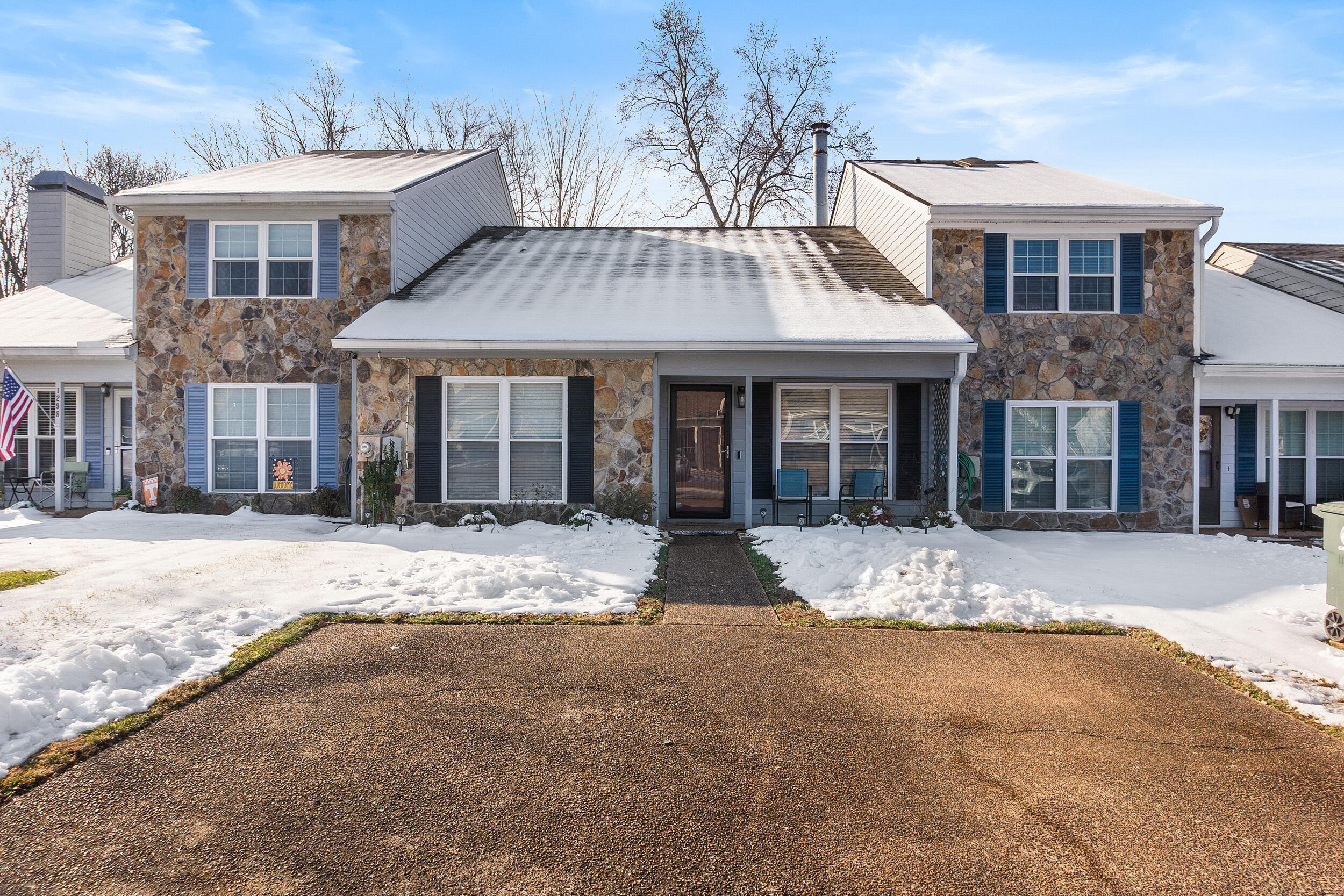 1296 Leaside Lane