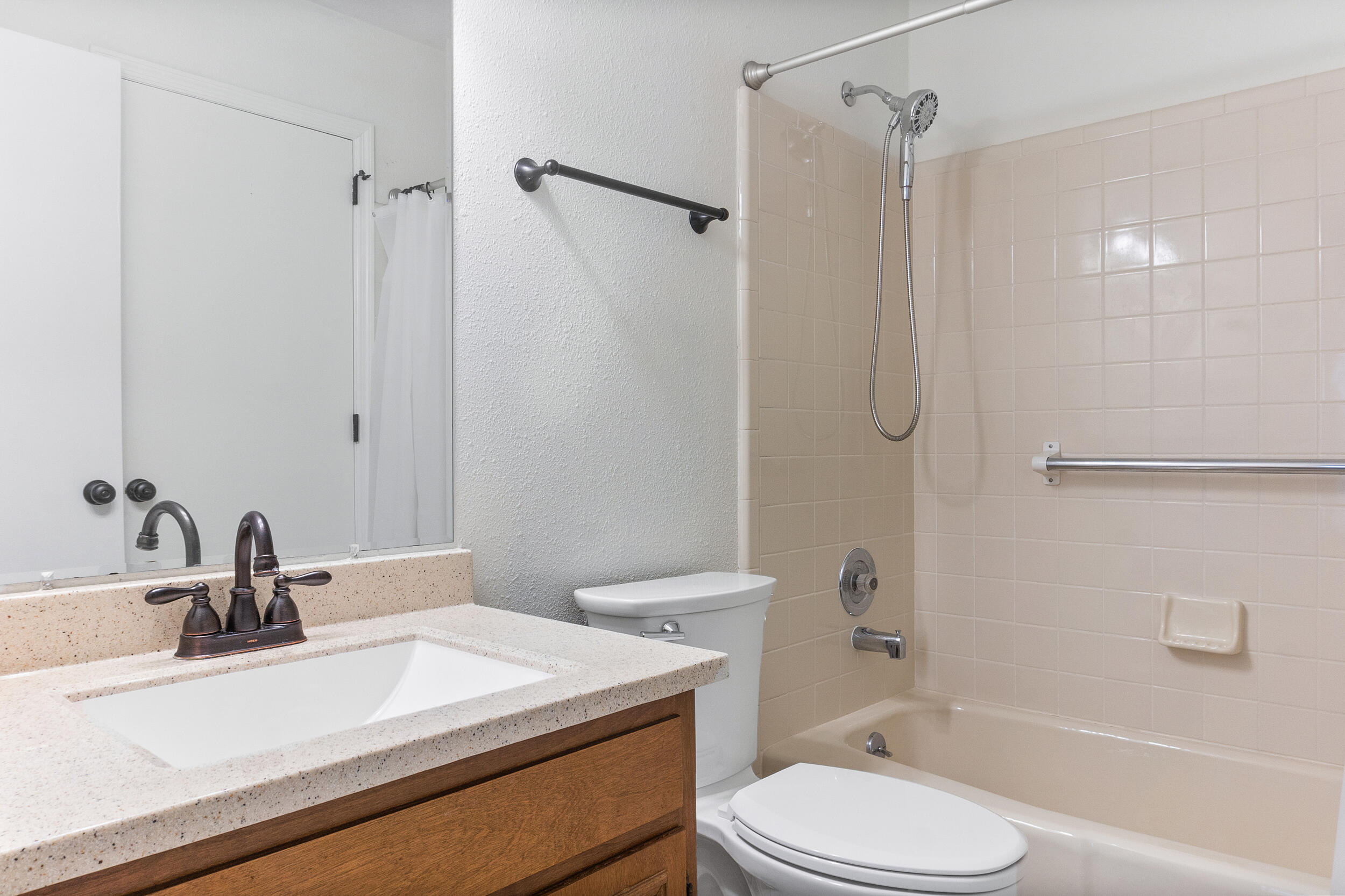 1296 Leaside Lane