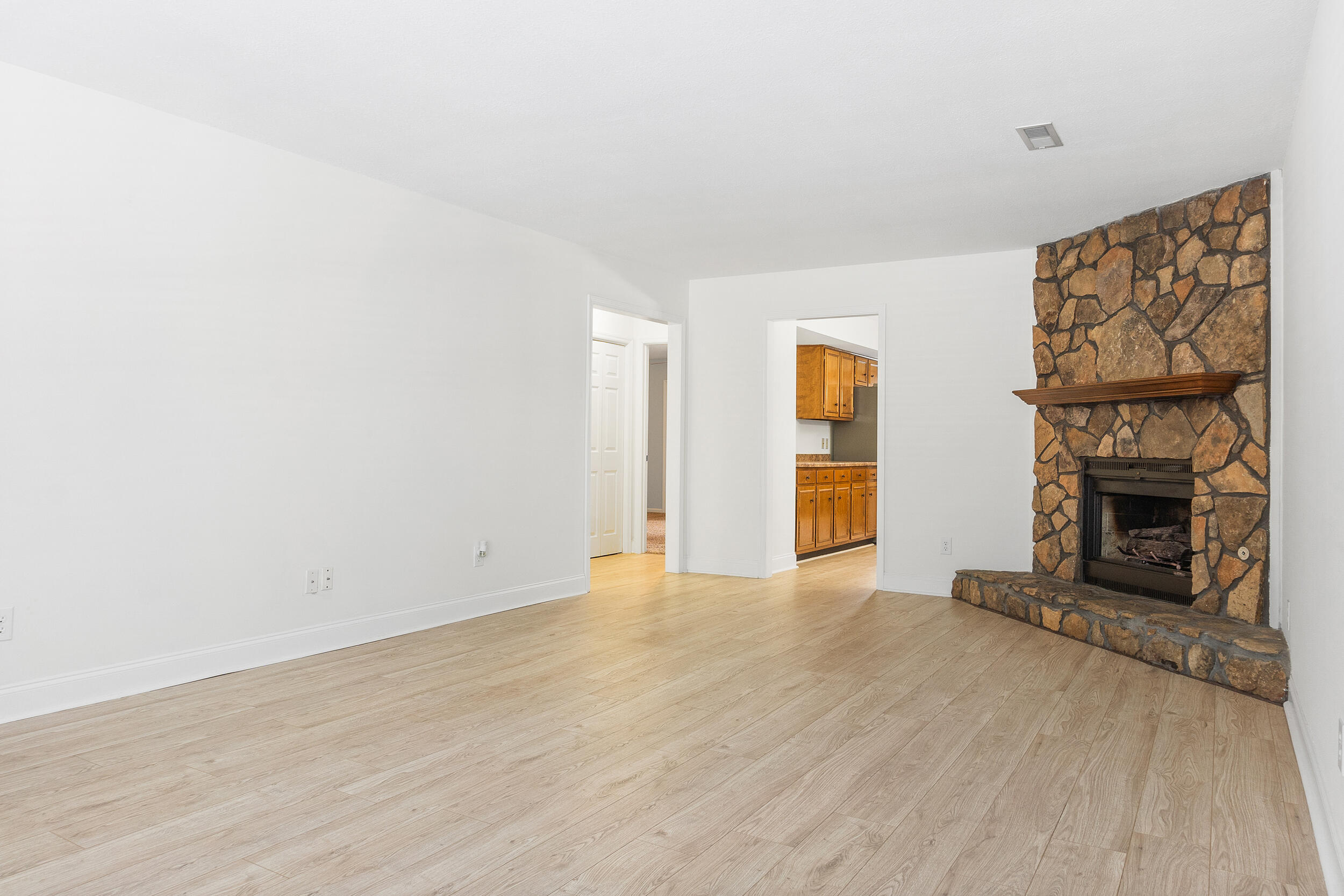 1296 Leaside Lane