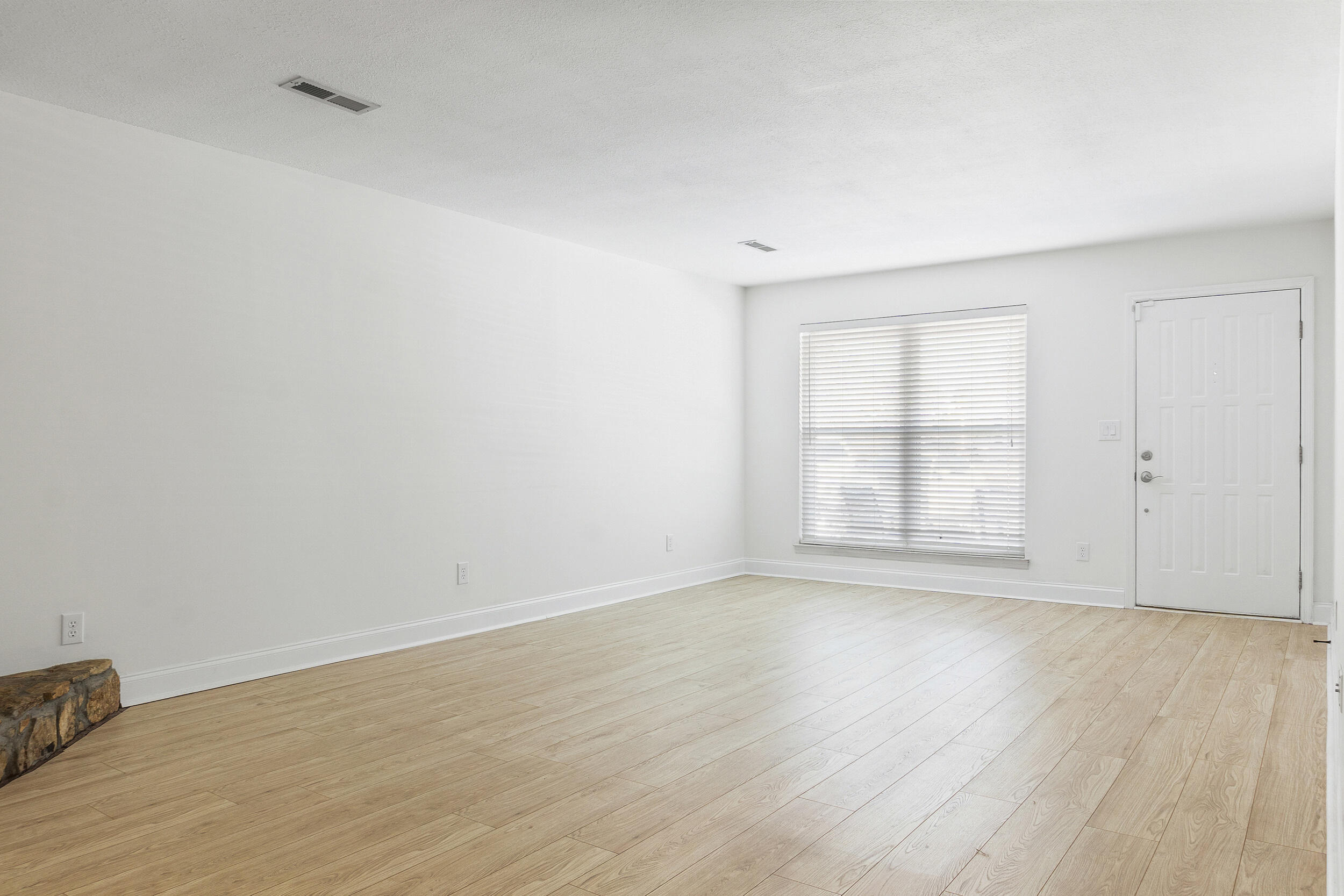 1296 Leaside Lane