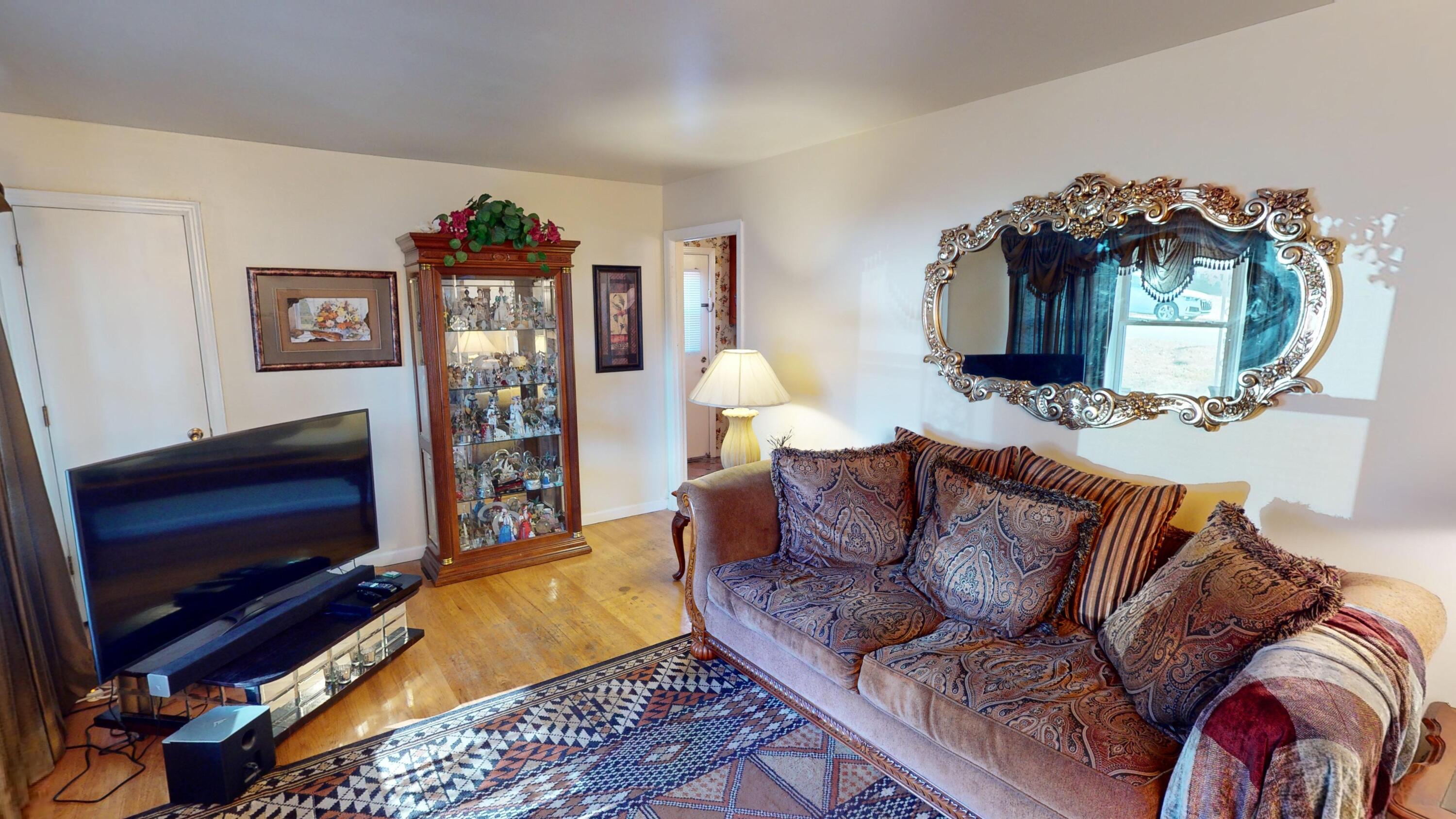6513 Pine Manor Drive