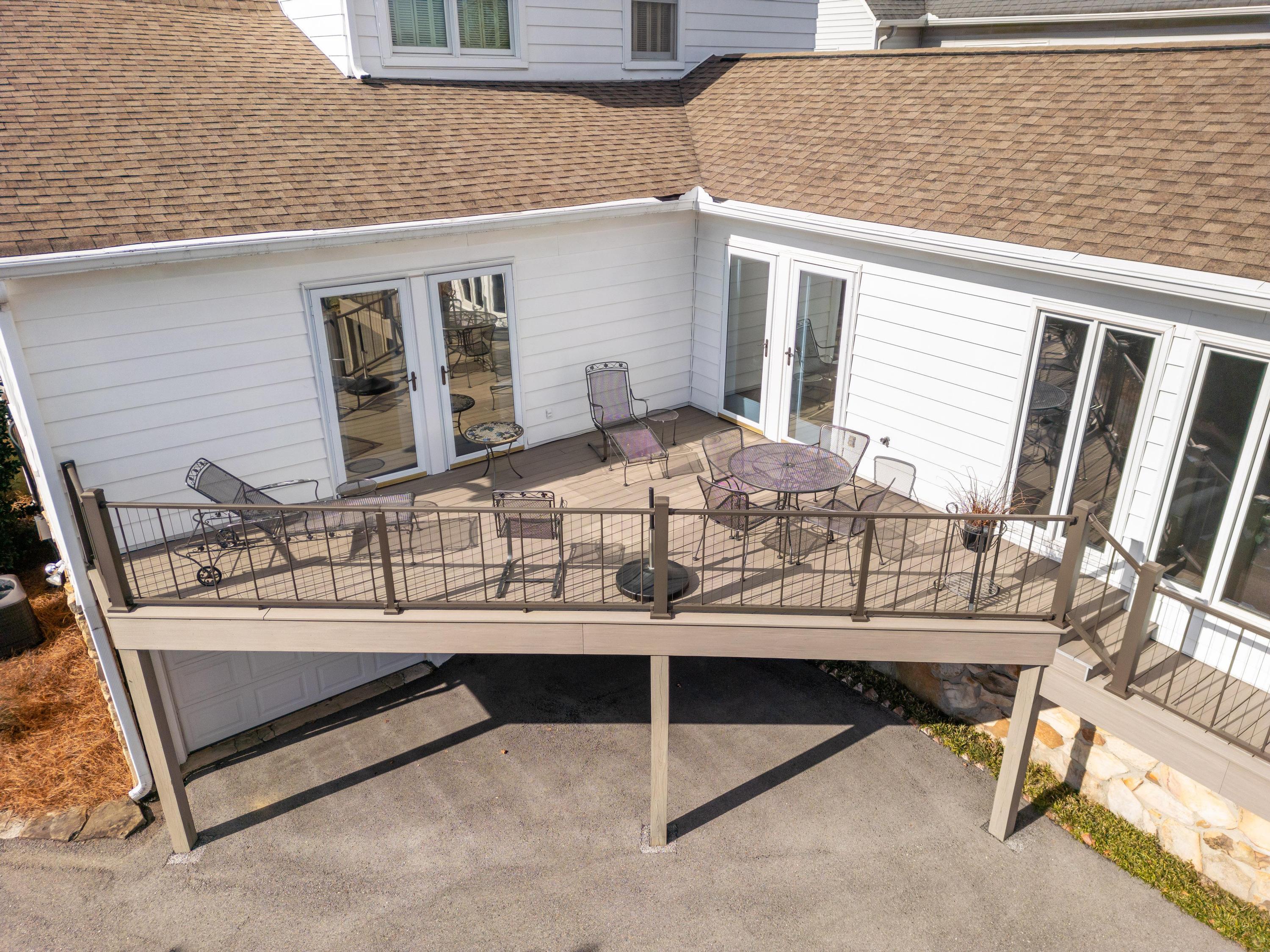 203 N Hermitage Avenue