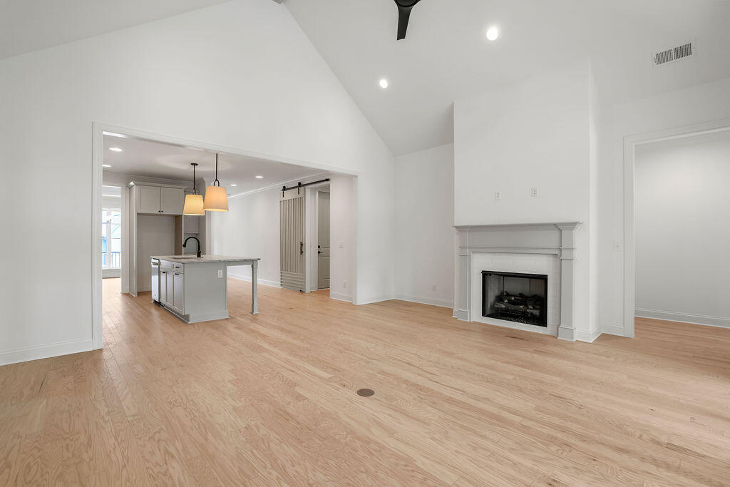 4762 Amethyst Road, 911