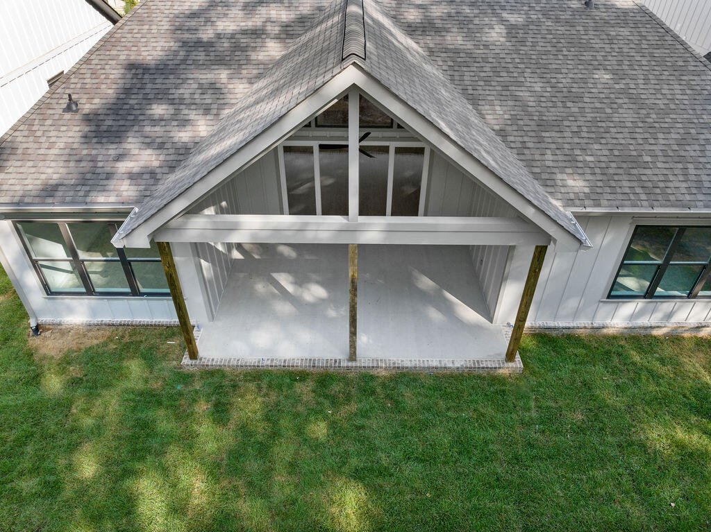 4762 Amethyst Road, 911