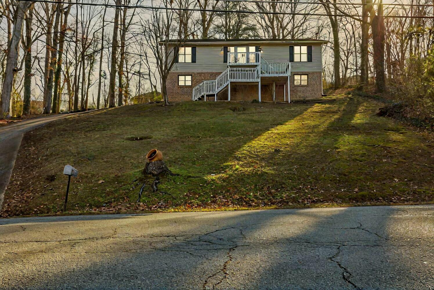 7620 Noah Reid Road