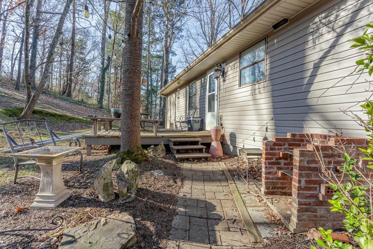7620 Noah Reid Road