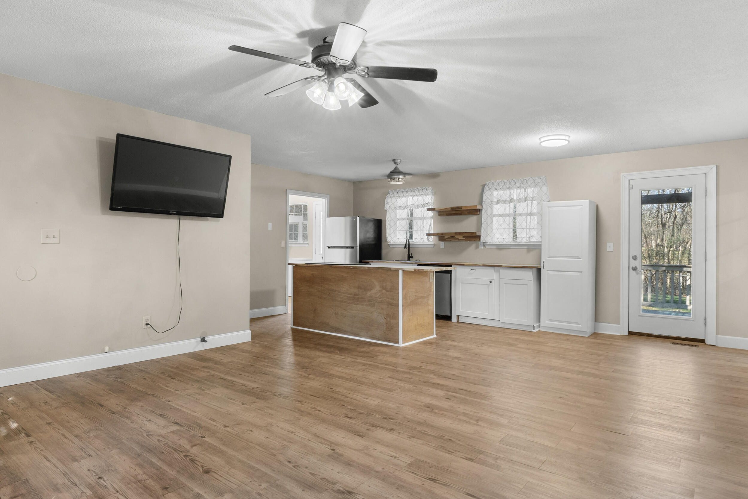 377 Smoketree Circle