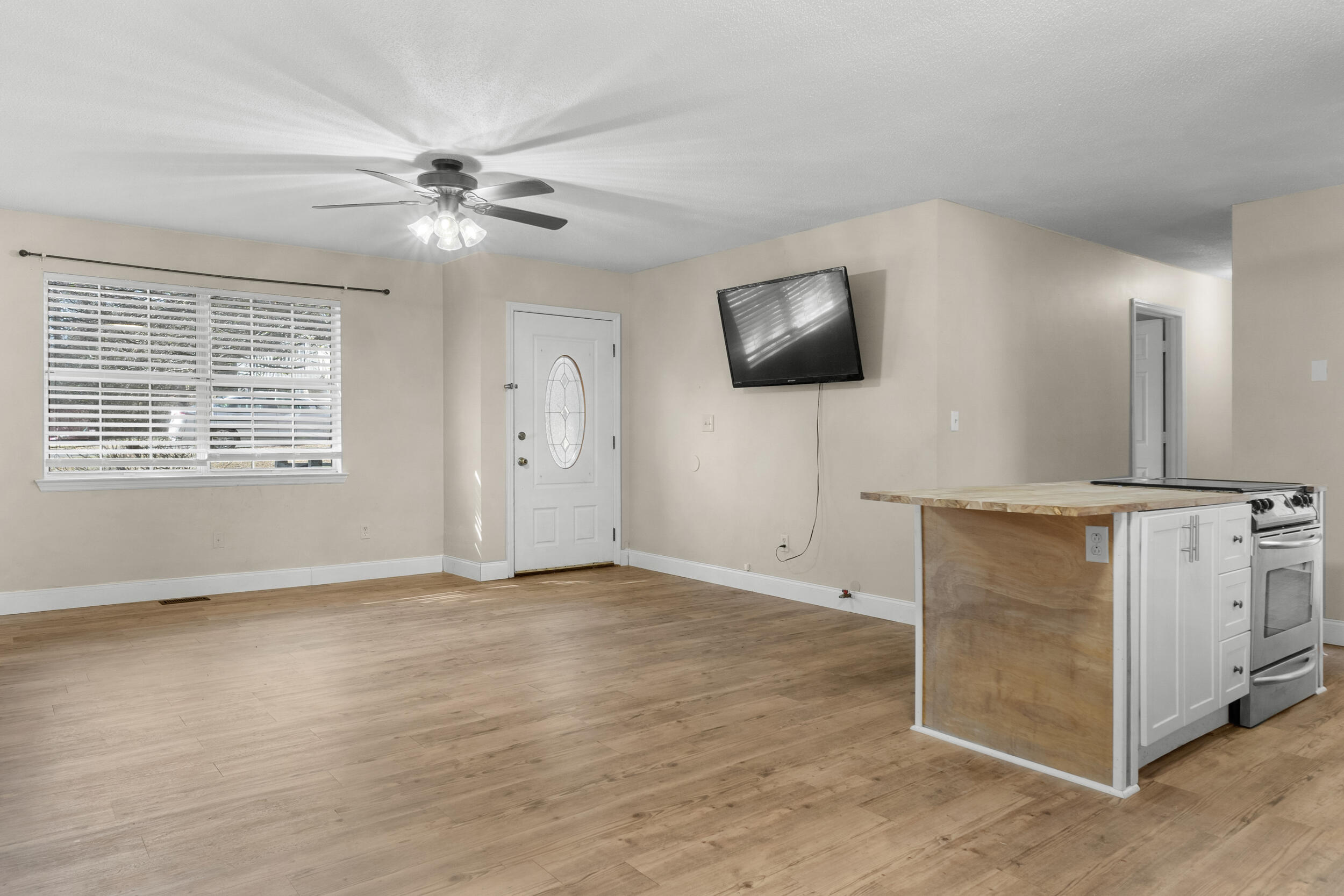 377 Smoketree Circle