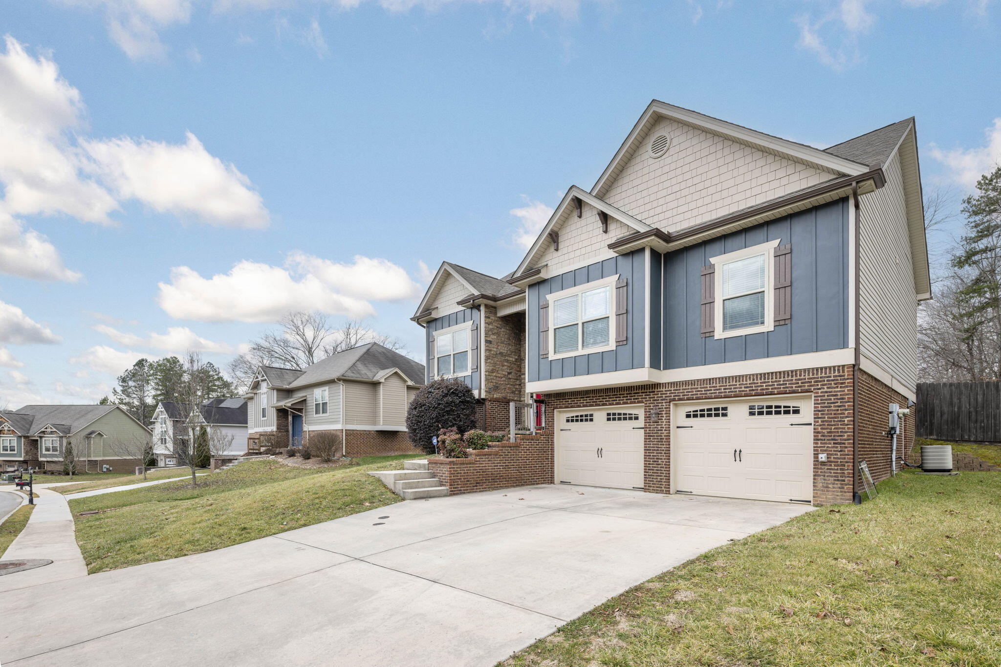 9064 Wood Dale Lane