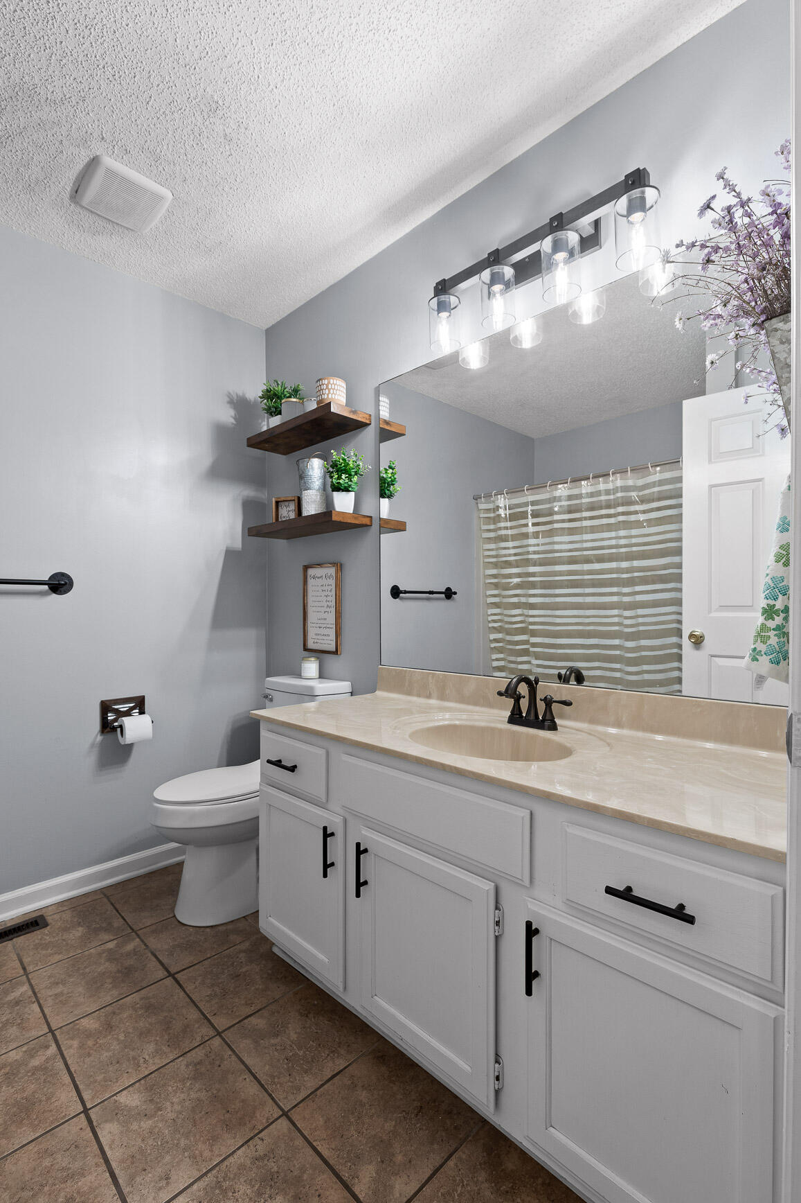 5111 Hunter Village Drive