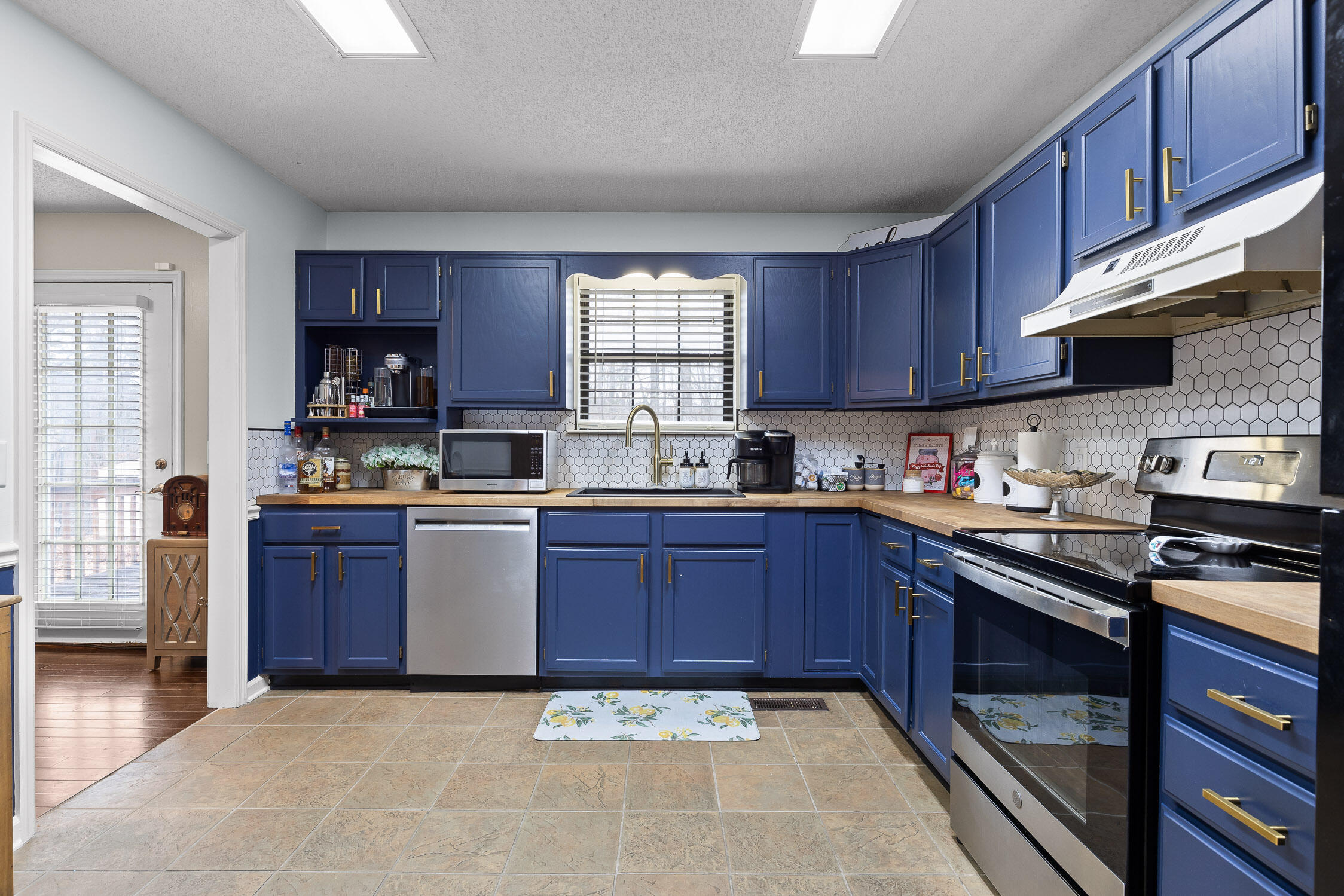 5111 Hunter Village Drive
