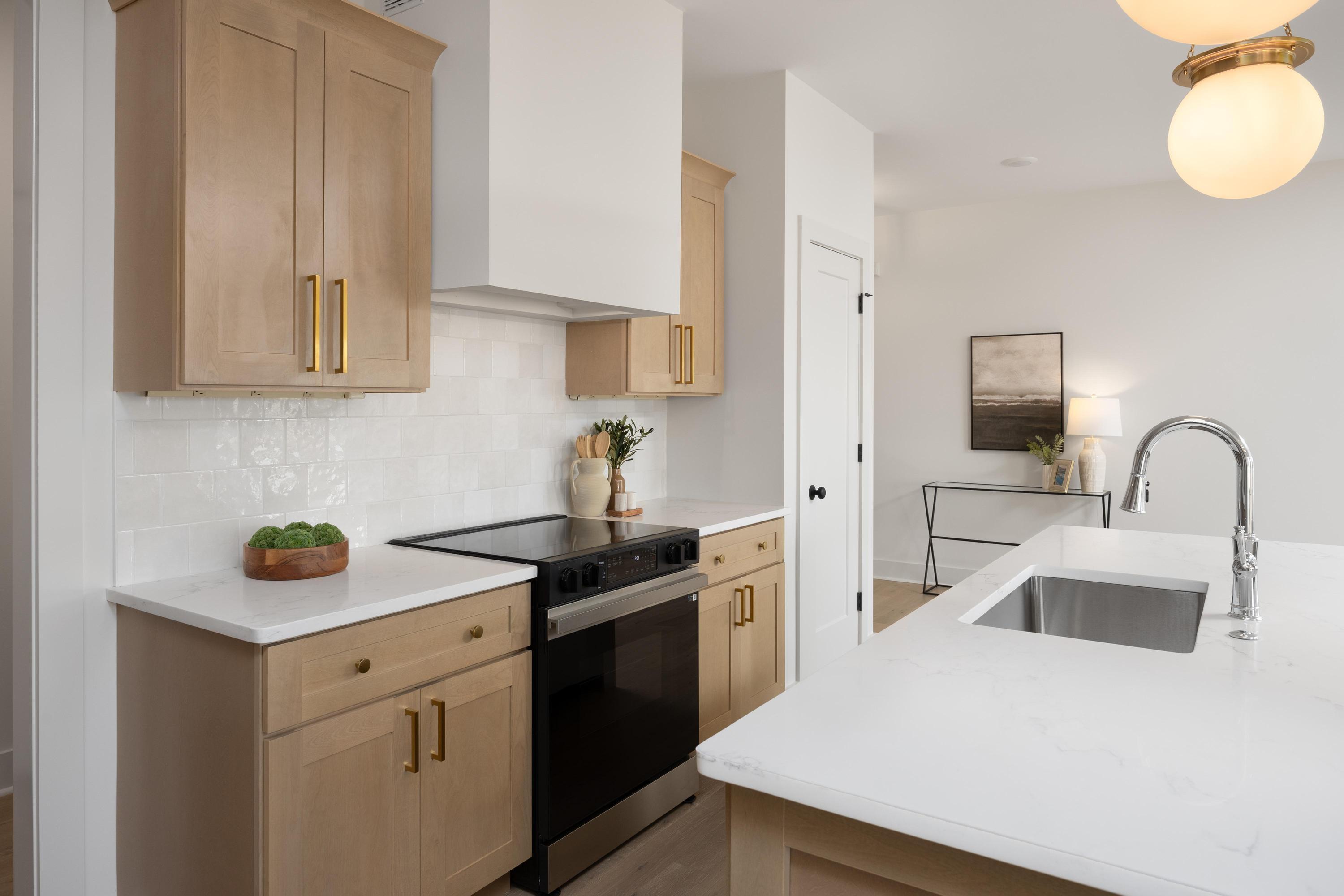 6533 Dharma Loop, 129