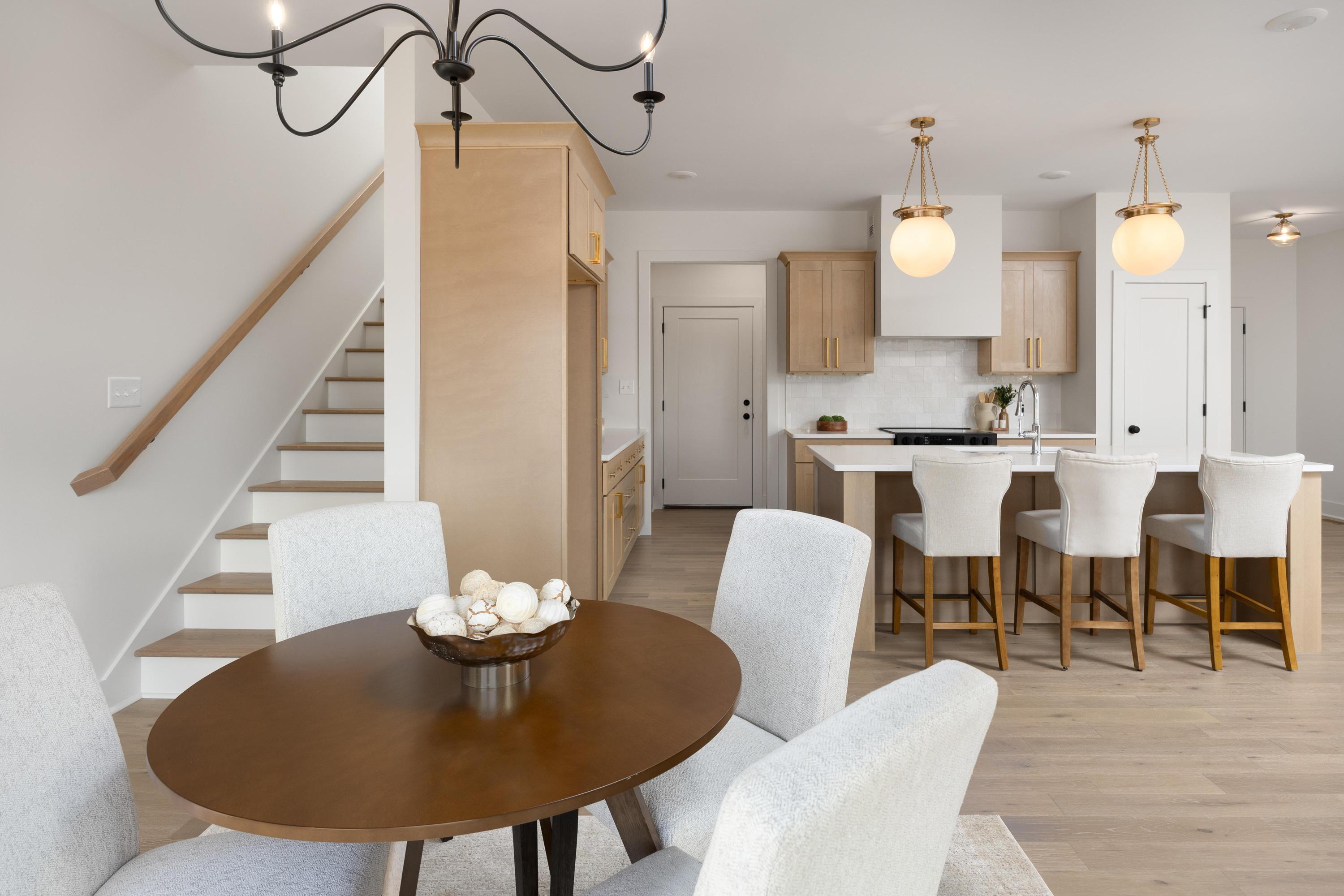 6533 Dharma Loop, 129