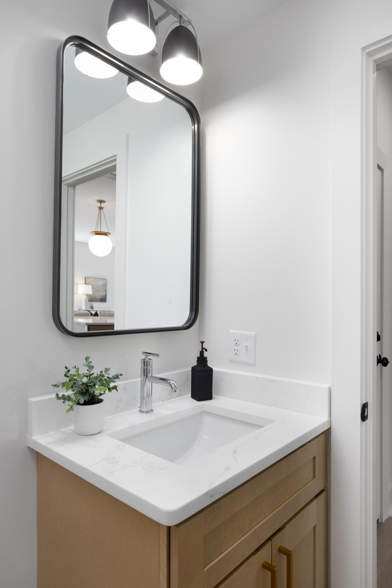 6533 Dharma Loop, 129