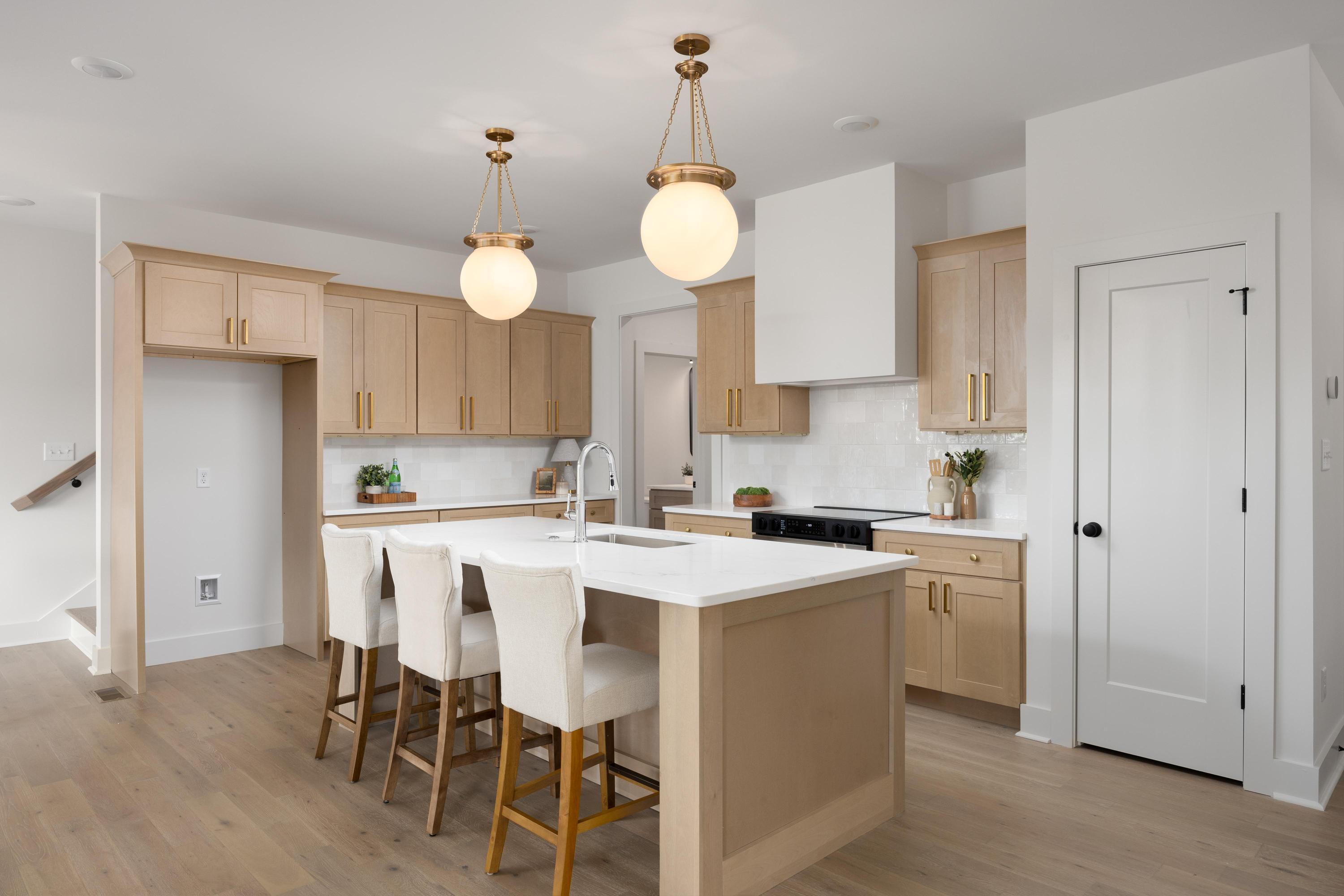 6533 Dharma Loop, 129