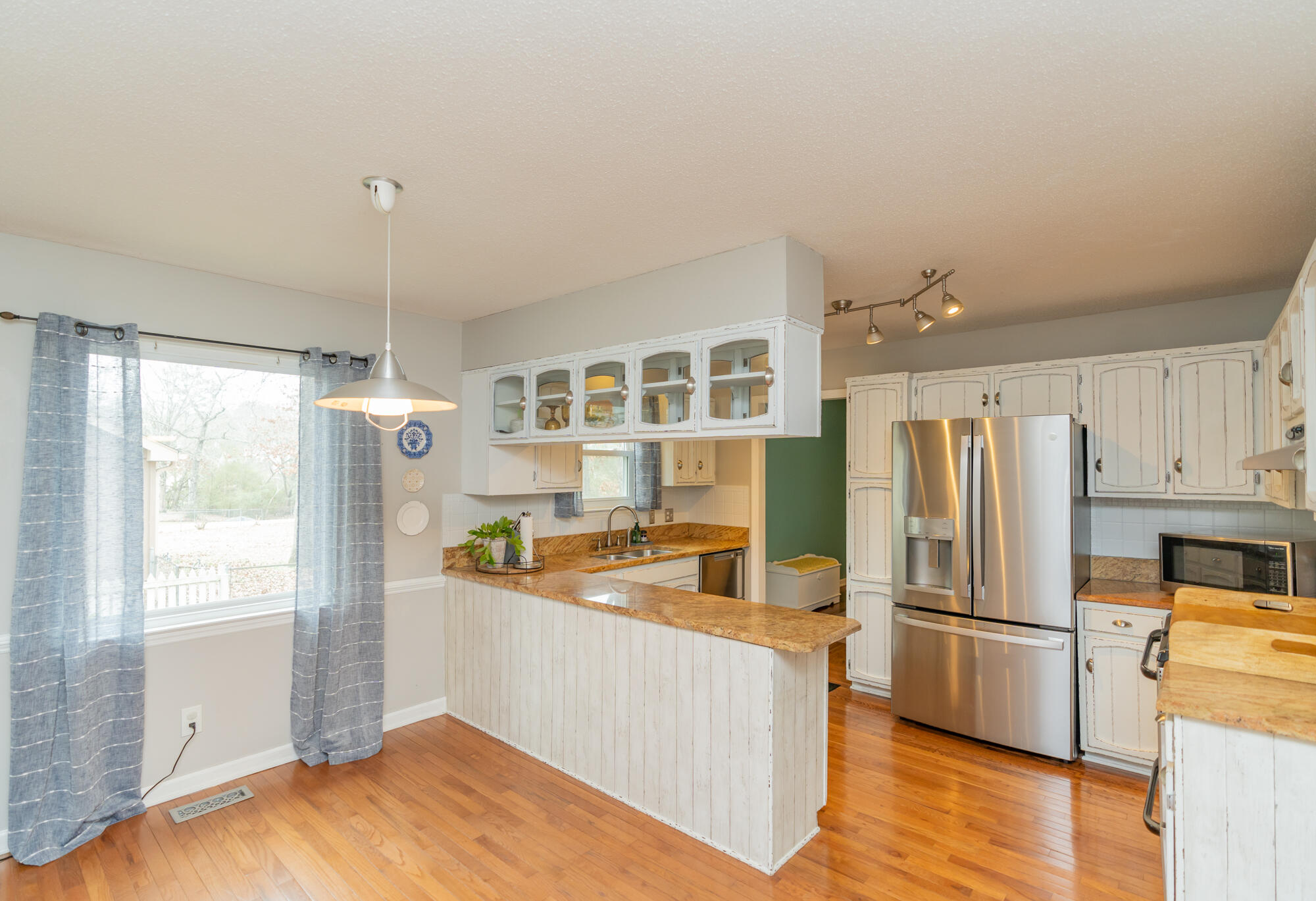 2509 Woodthrush Drive