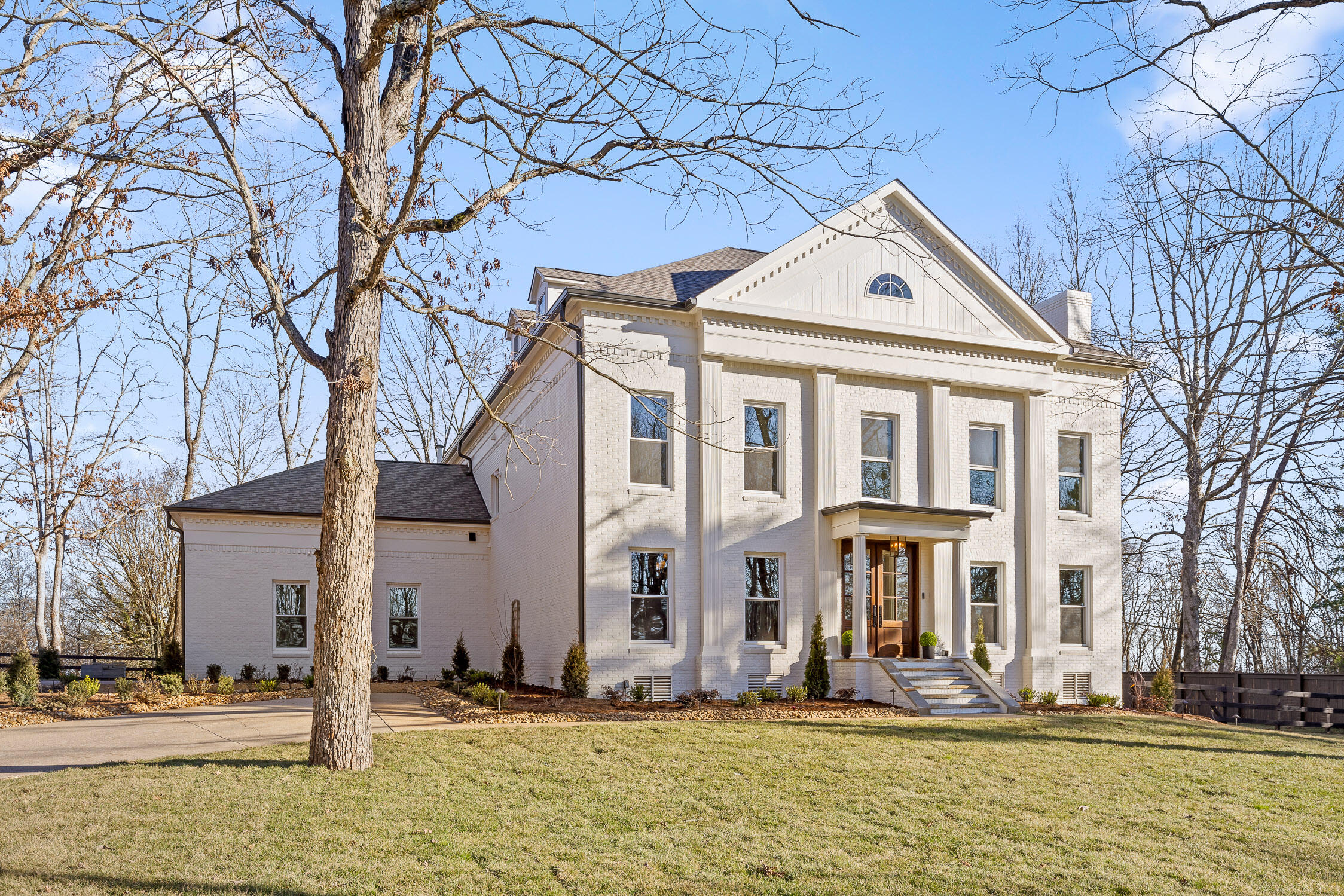 1225 Scenic Highway