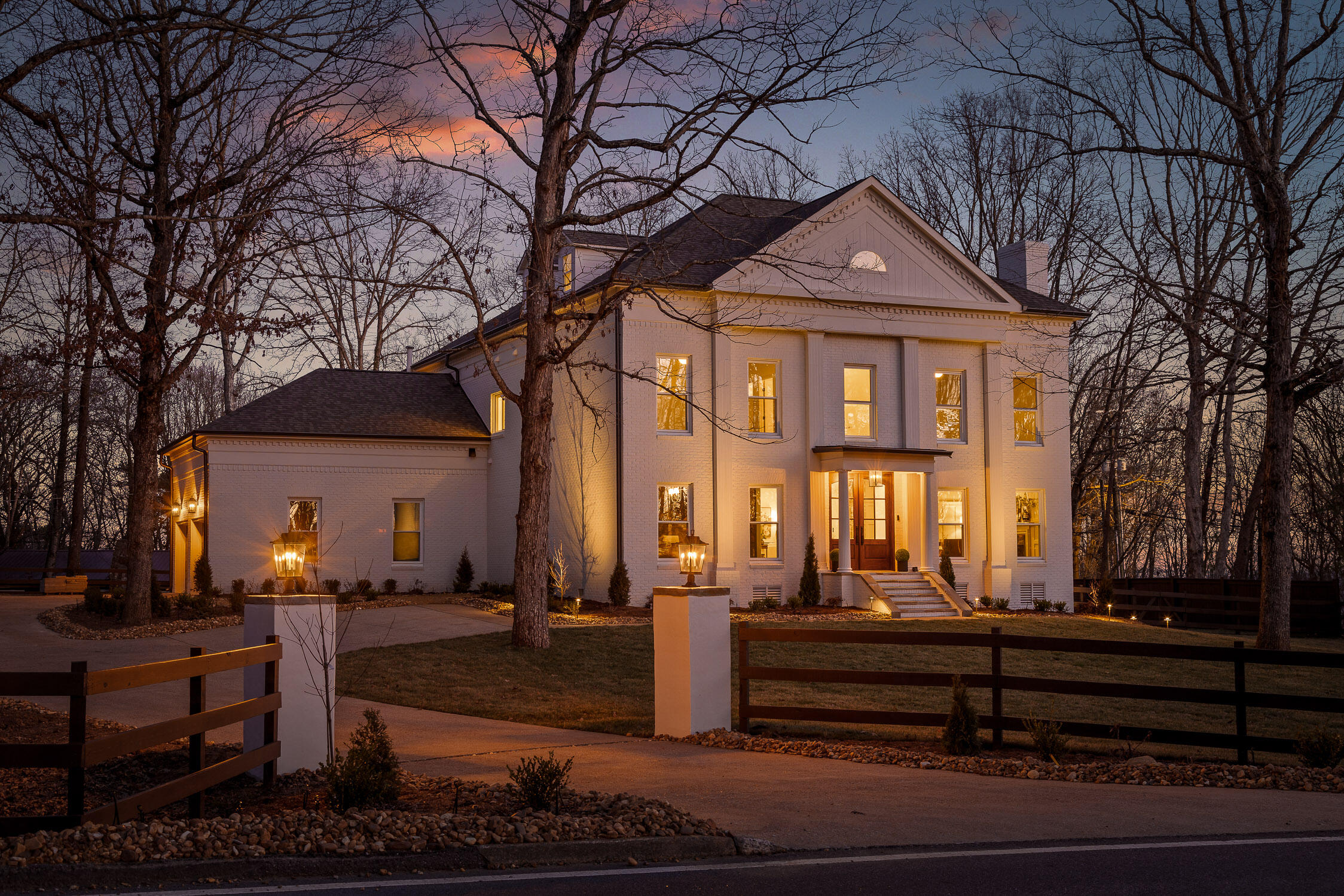 1225 Scenic Highway