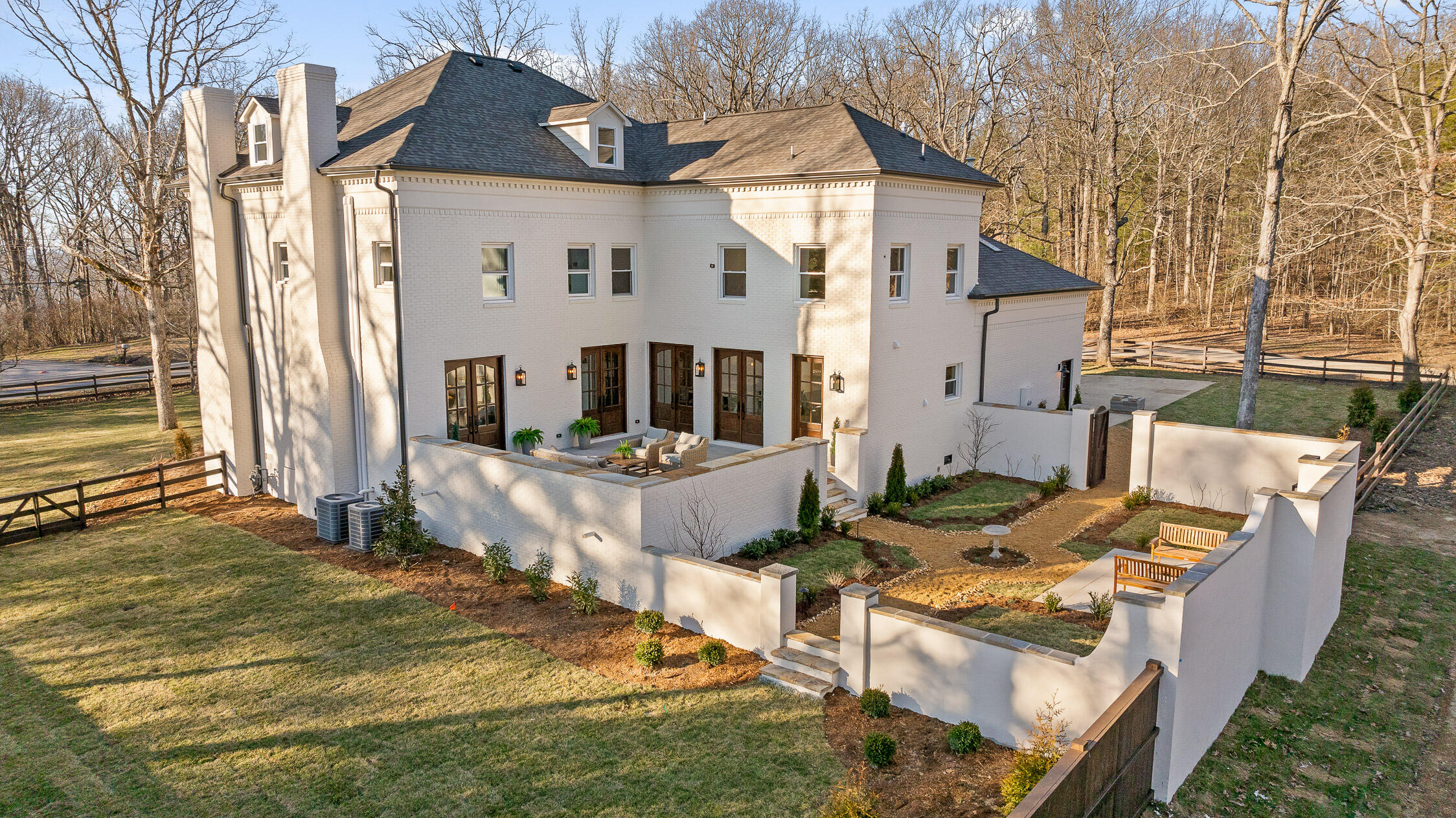 1225 Scenic Highway