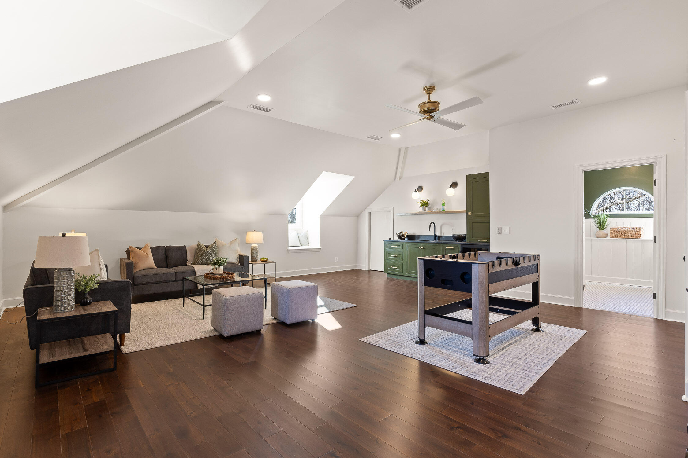 1225 Scenic Highway