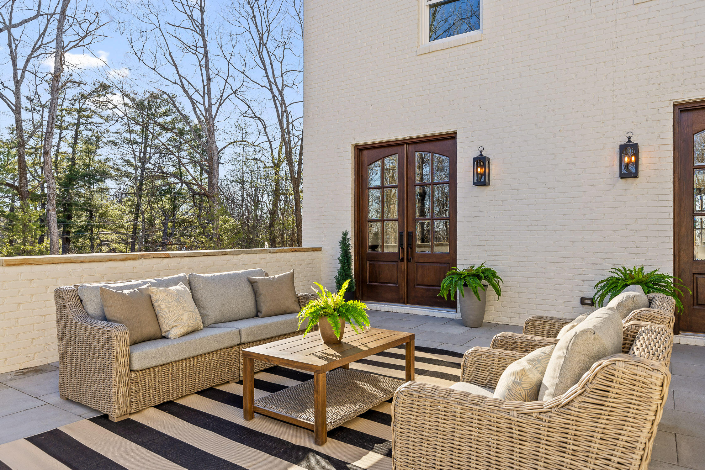 1225 Scenic Highway