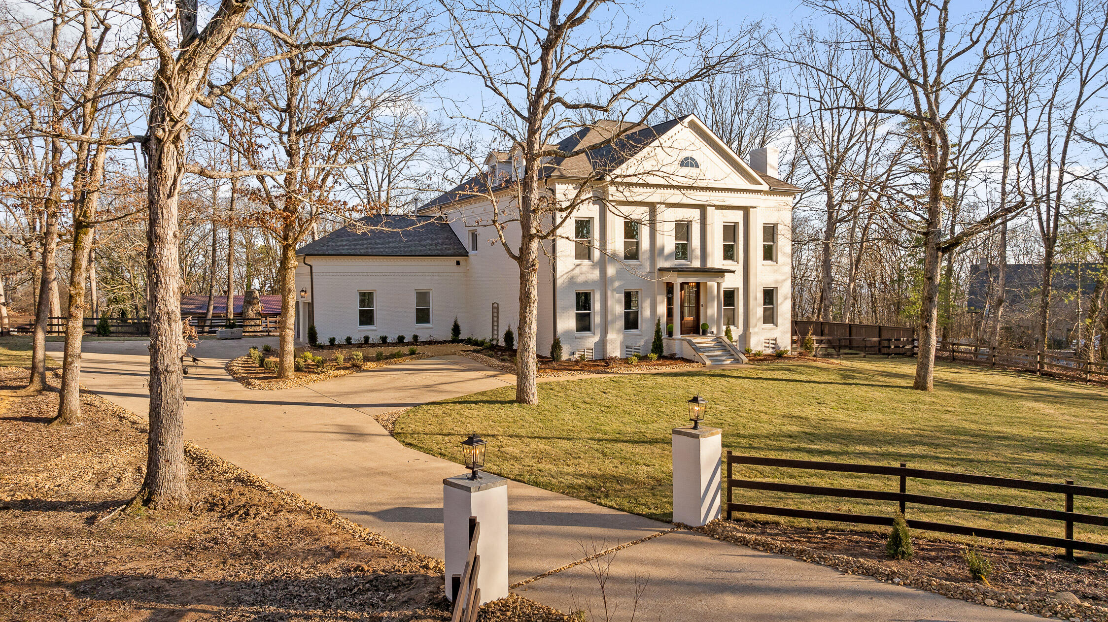 1225 Scenic Highway