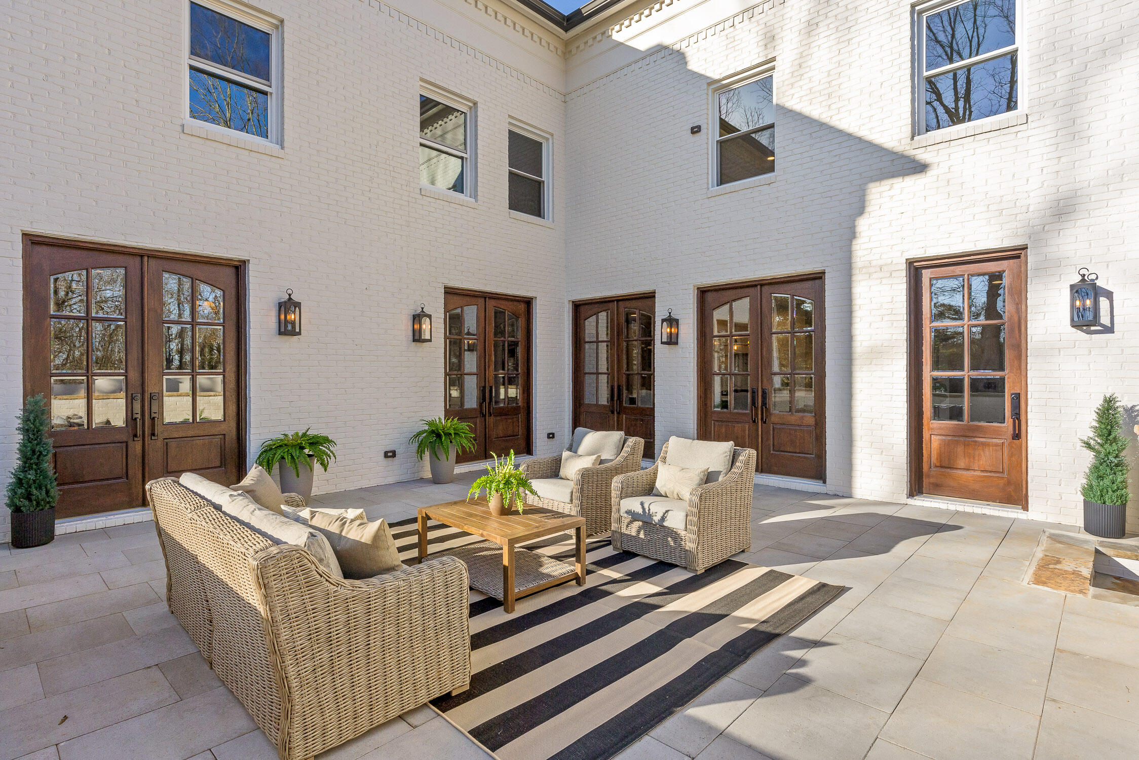1225 Scenic Highway
