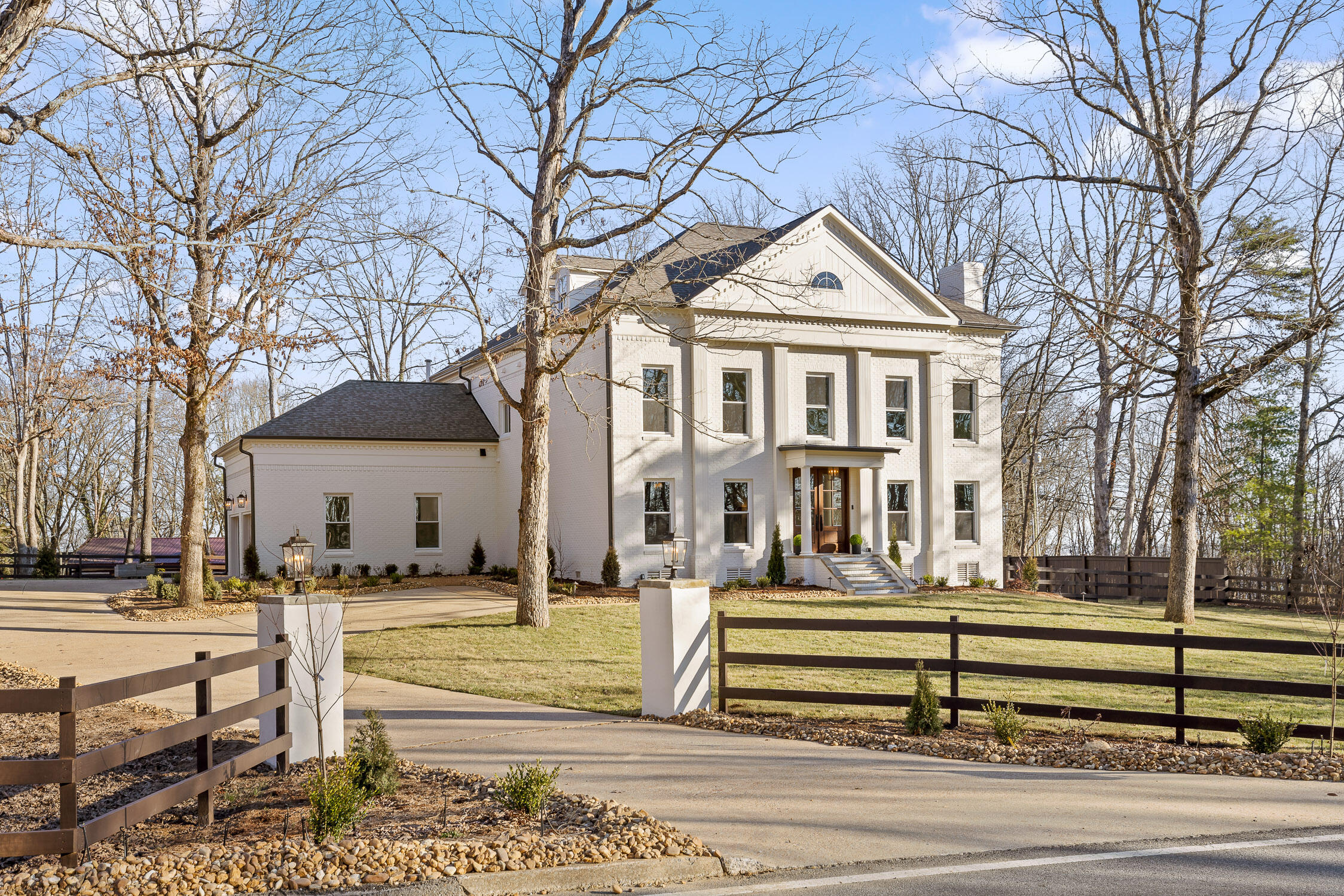 1225 Scenic Highway