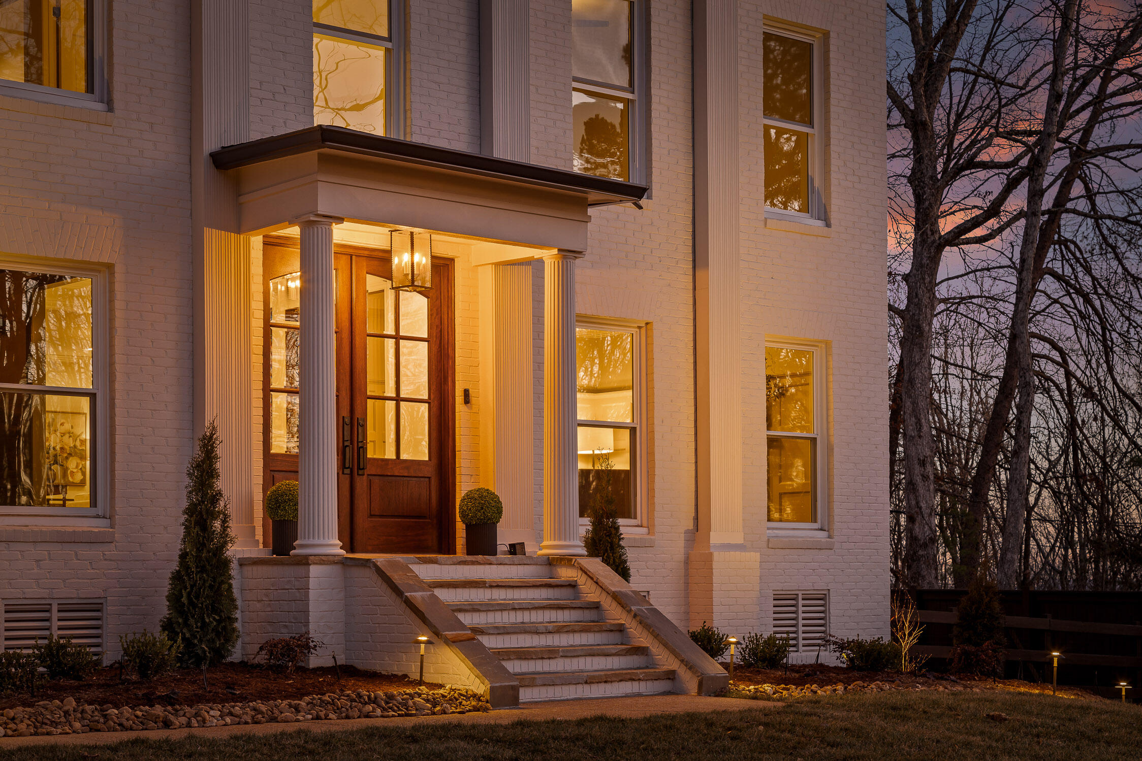 1225 Scenic Highway
