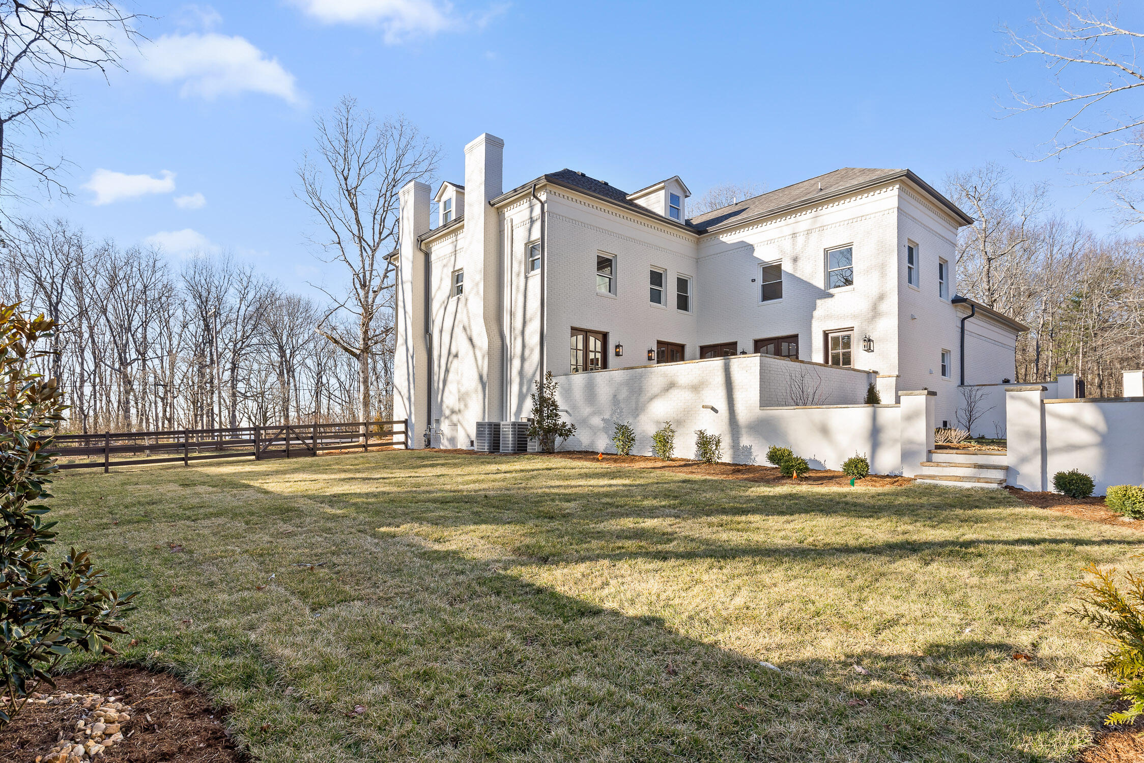 1225 Scenic Highway