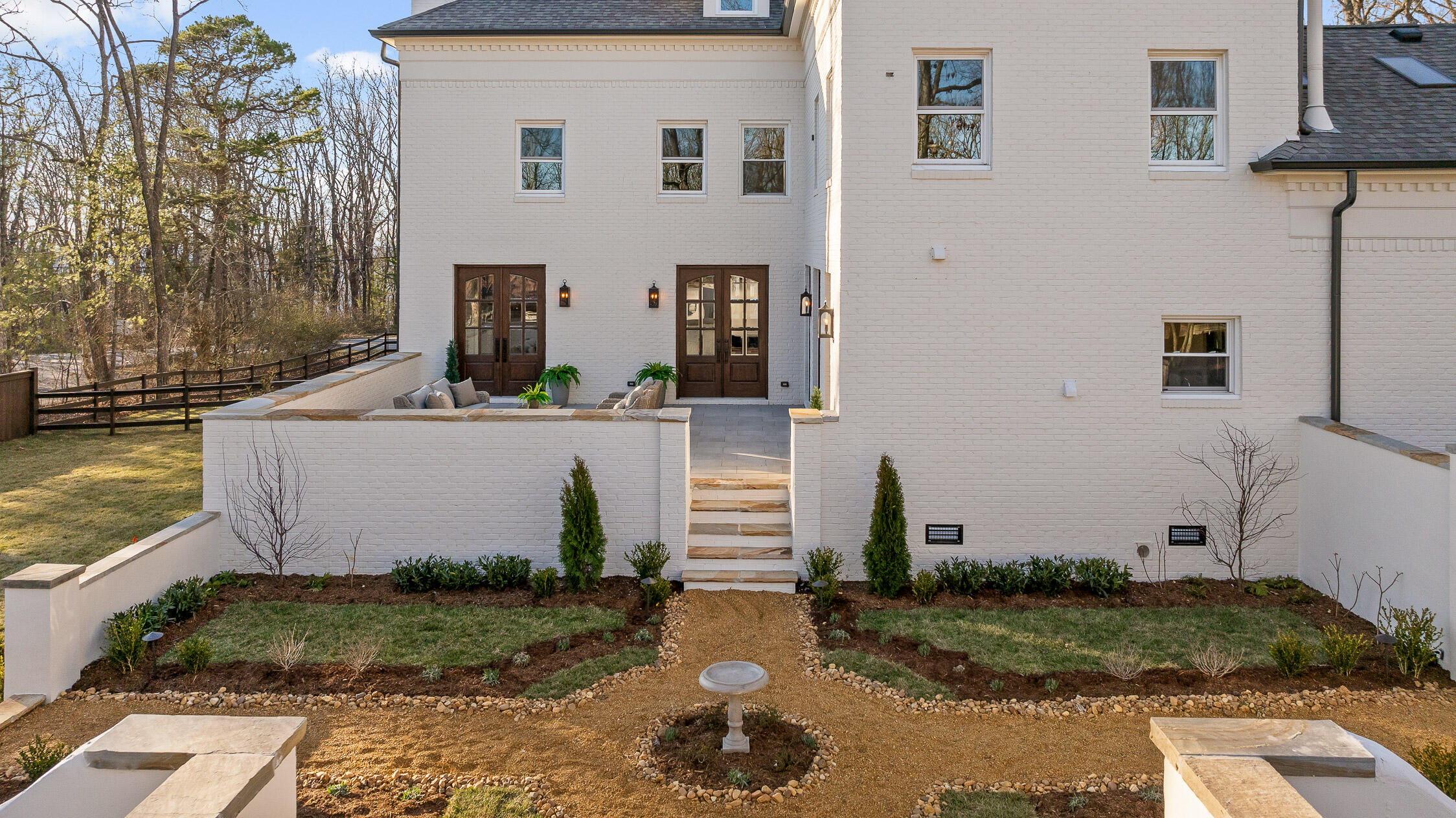 1225 Scenic Highway