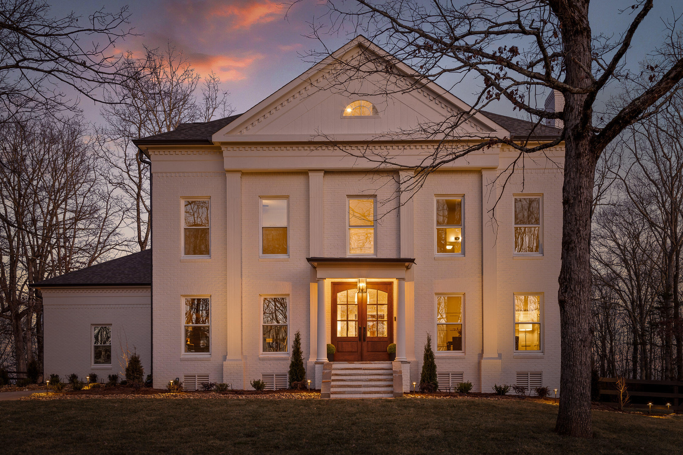 1225 Scenic Highway