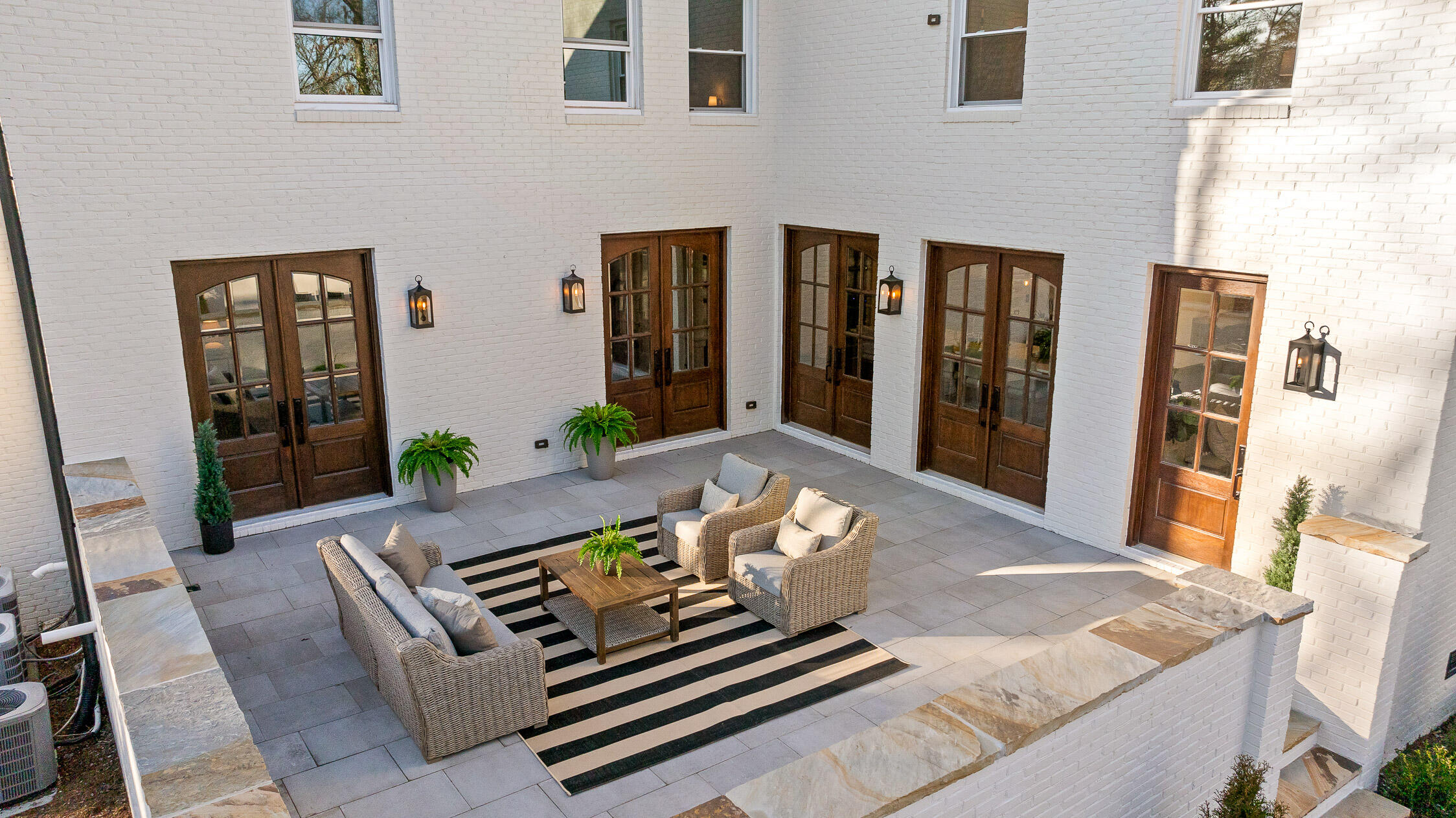 1225 Scenic Highway