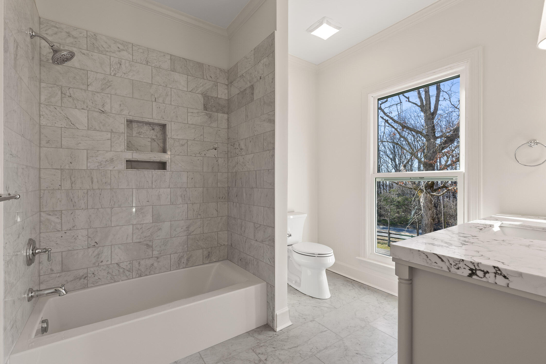 1225 Scenic Highway